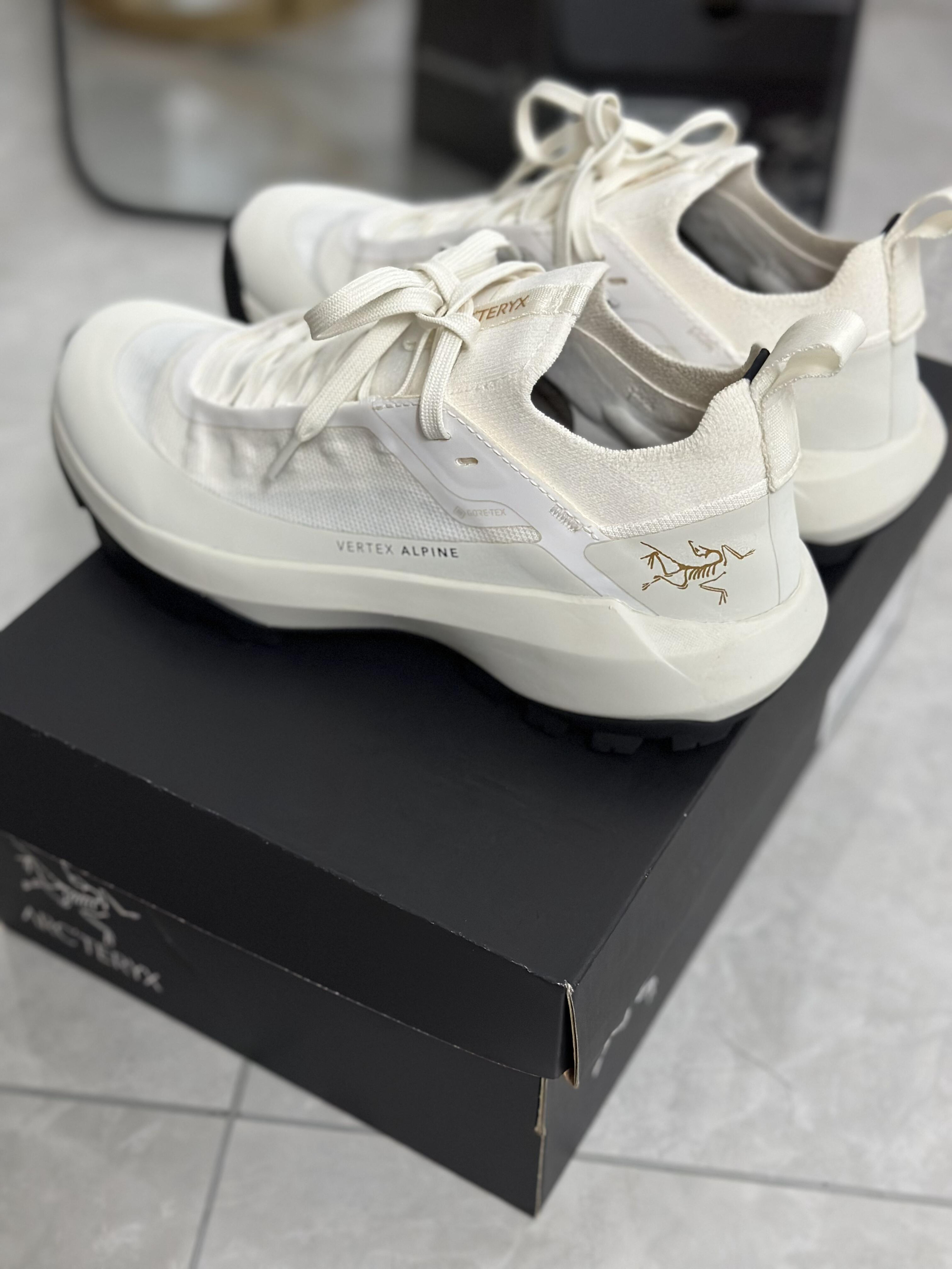 绝了!这双始祖鸟是把“户外机能风”和“时尚感”焊死了吧?