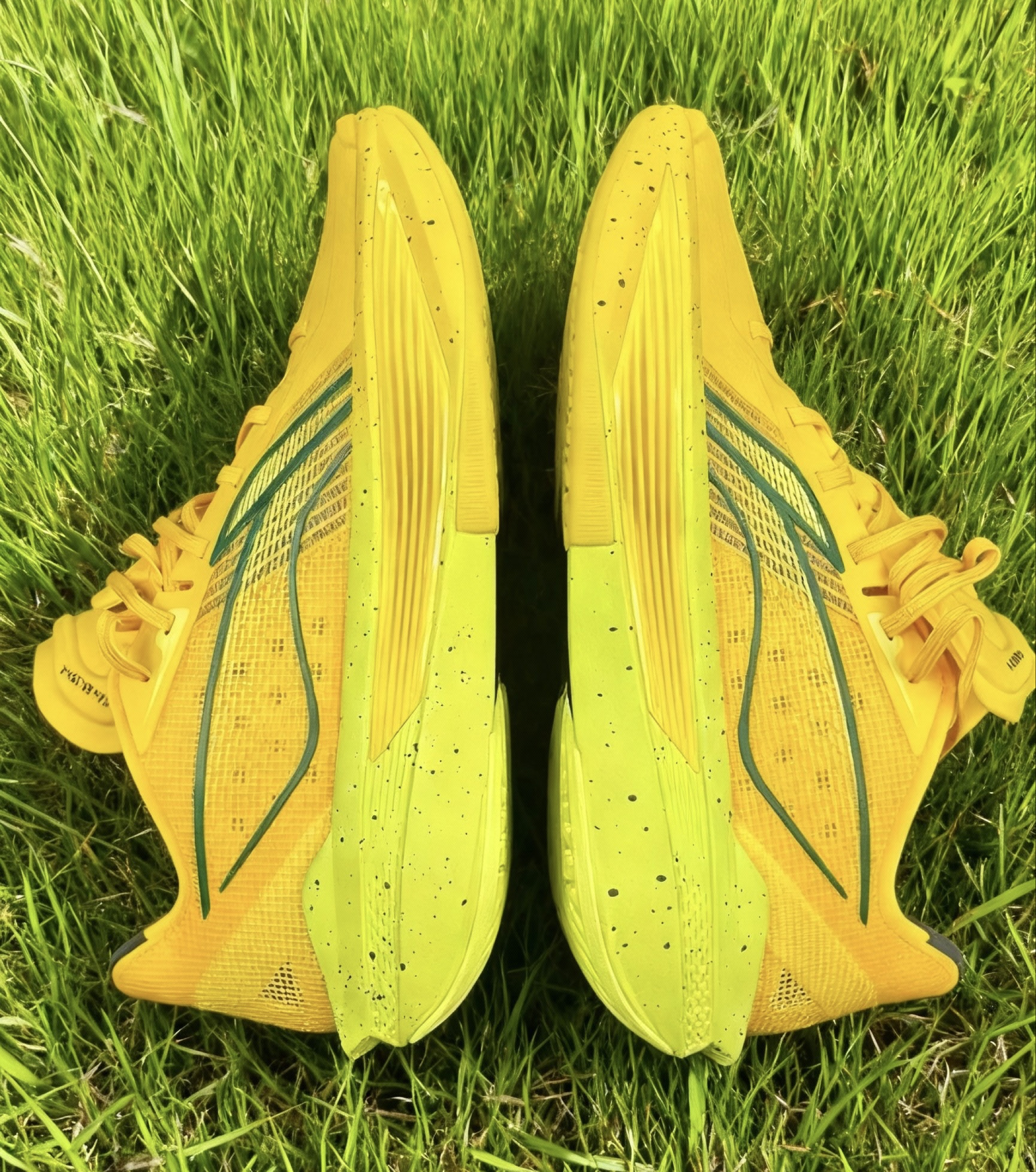 这双“黄闪电”，让我在球场上敢冲敢跳了！