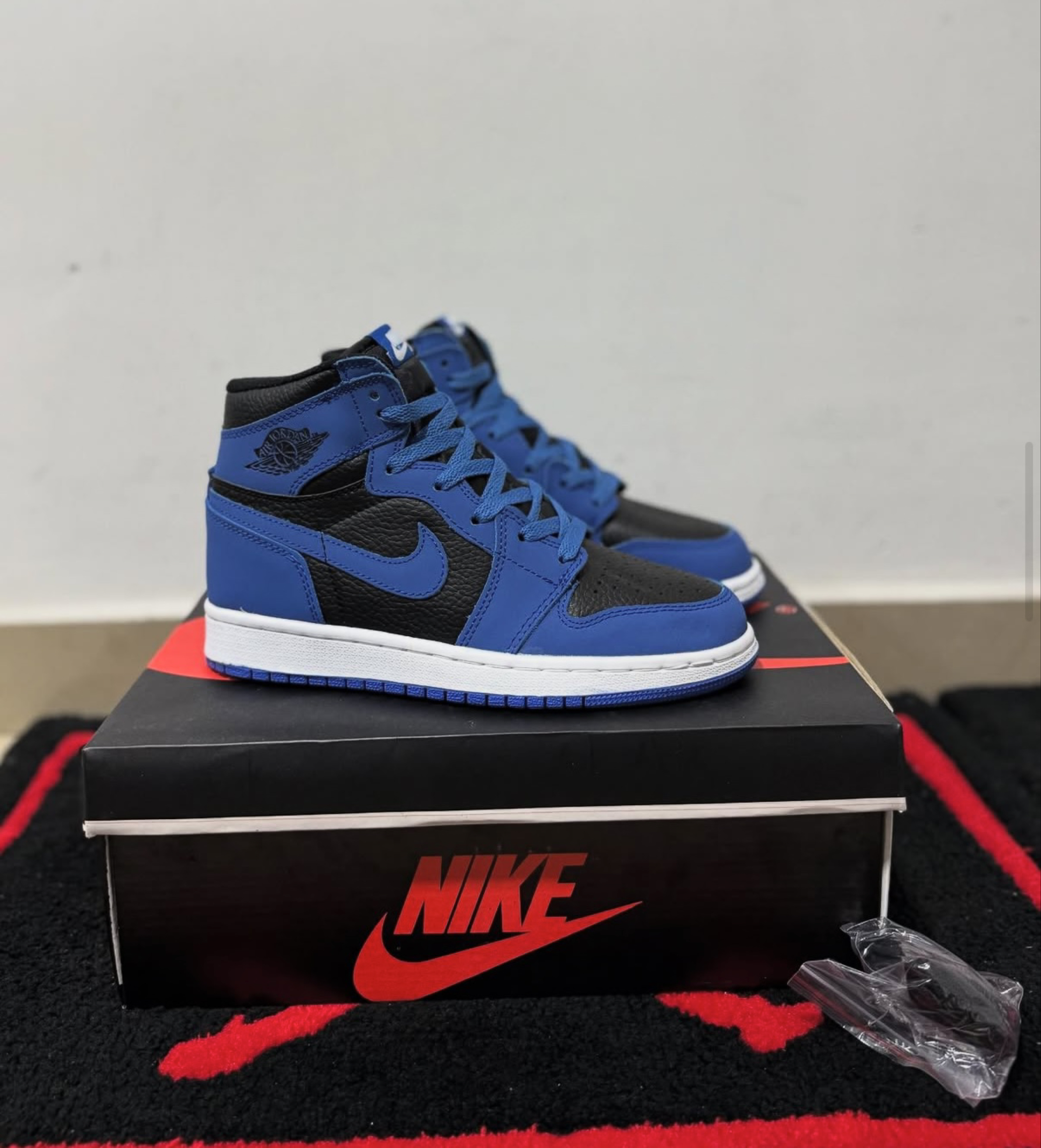分享这双黑蓝AJ1，日常搭配还挺有味道