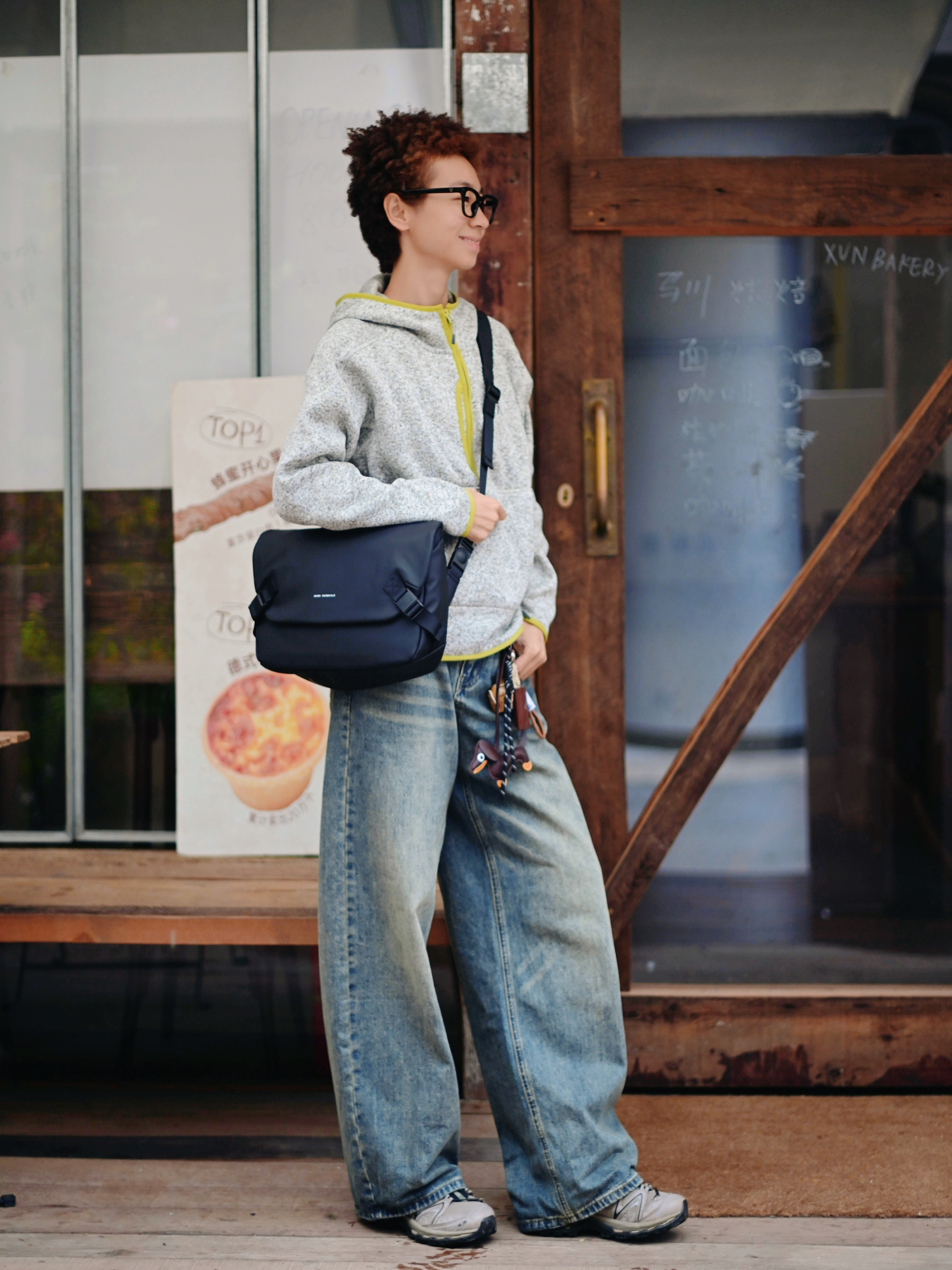 🎒黑色斜挎包 | 秋冬中性风户外通勤搭子