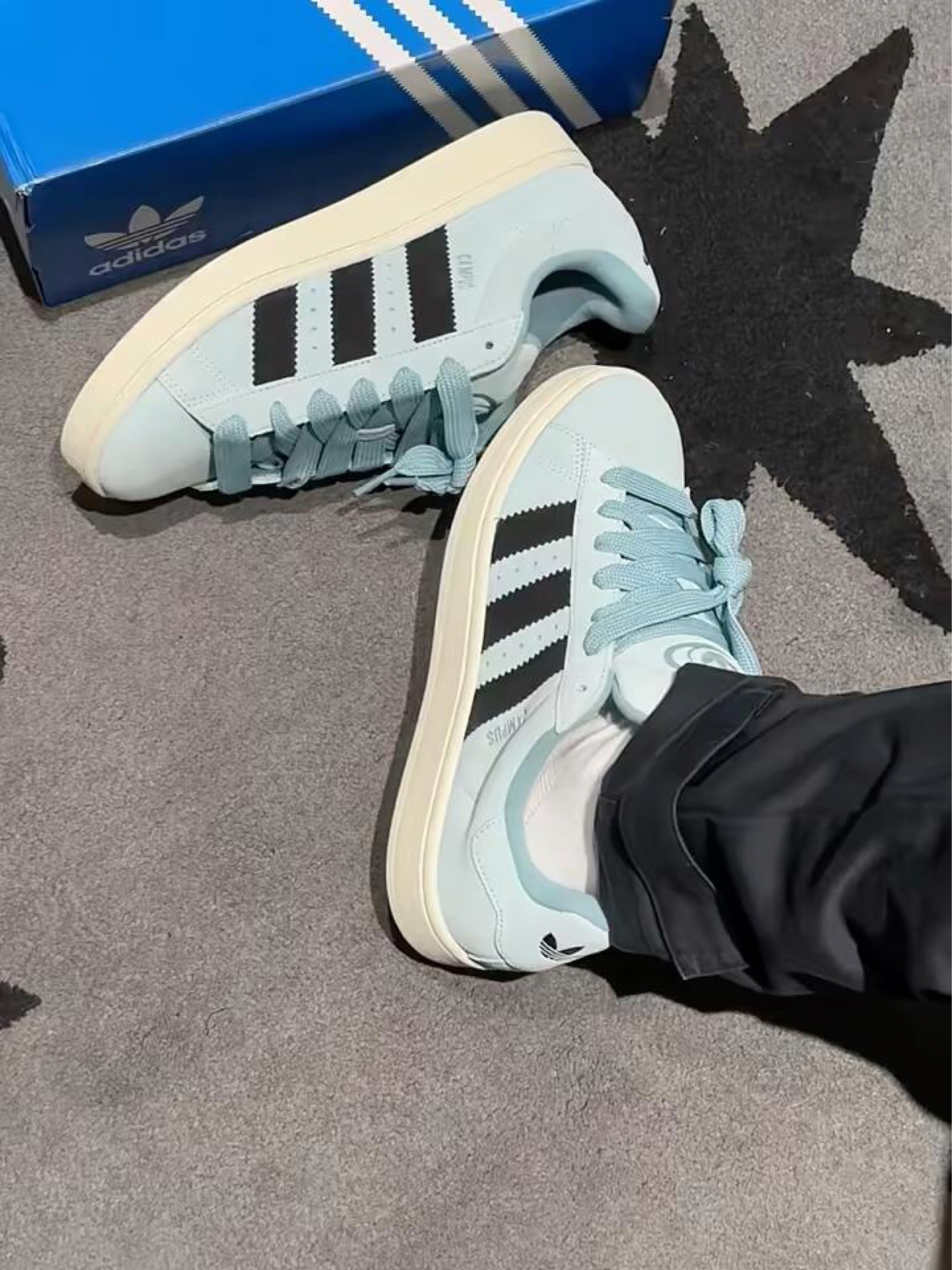 这鞋是把“海盐冰沙”塞鞋里了?穿它下楼取快递,大爷问我是不是新出的“潮鞋款”!