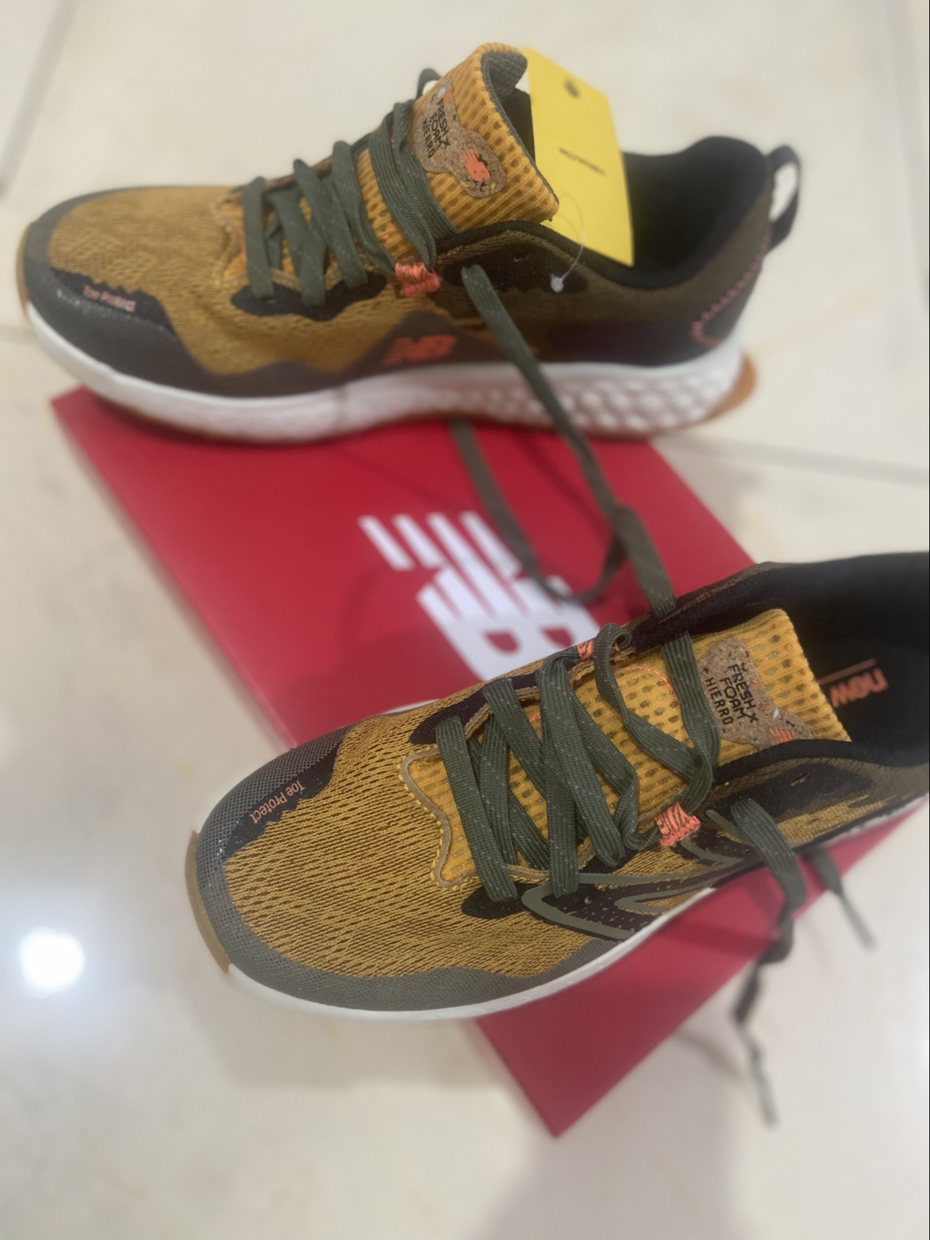 之前买过一双40码越南造的，这次42码中