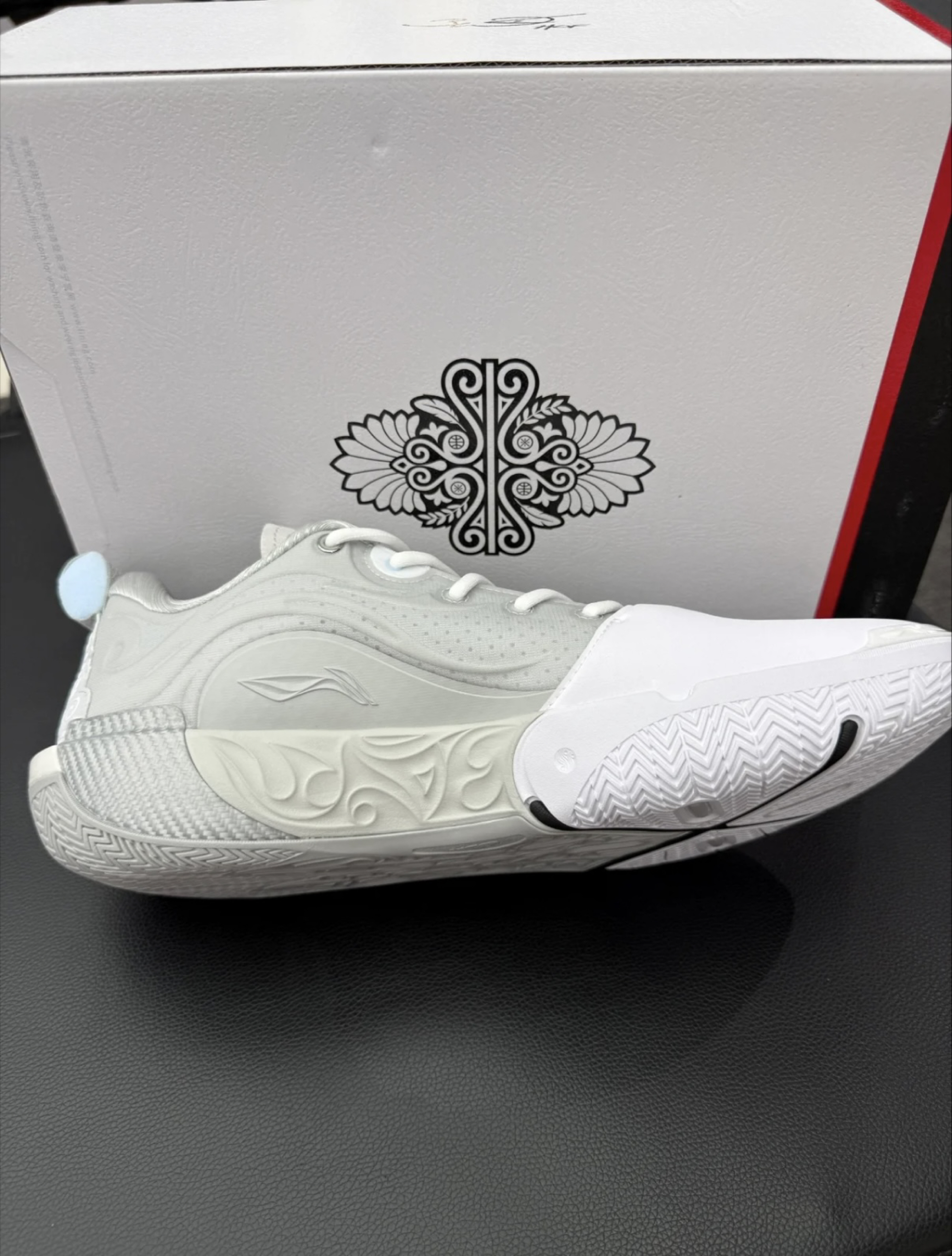 经常打球的兄弟必看,这双实战鞋上脚是真得劲