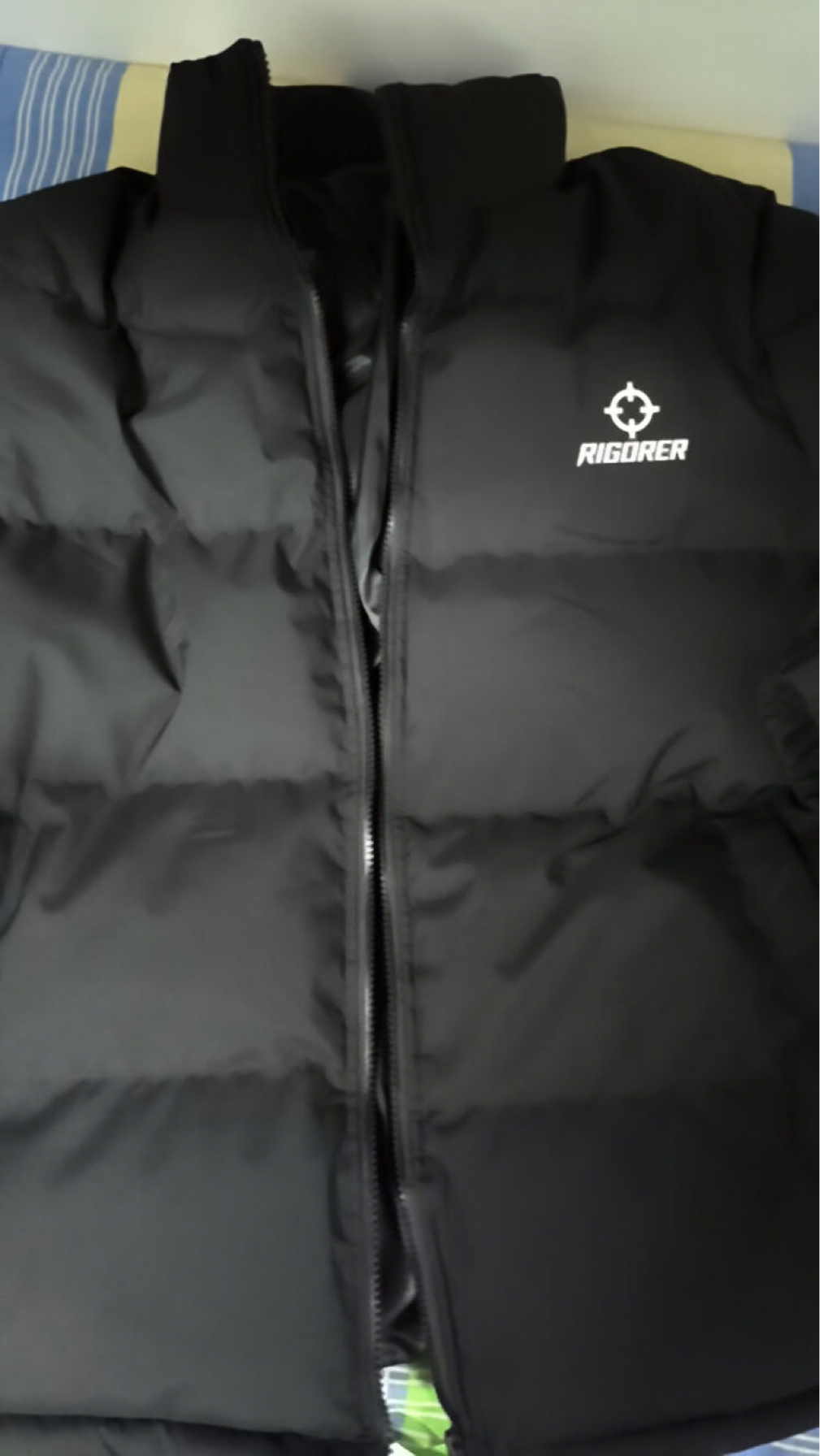 买过最满意的外套之一，材质是高品质的，不