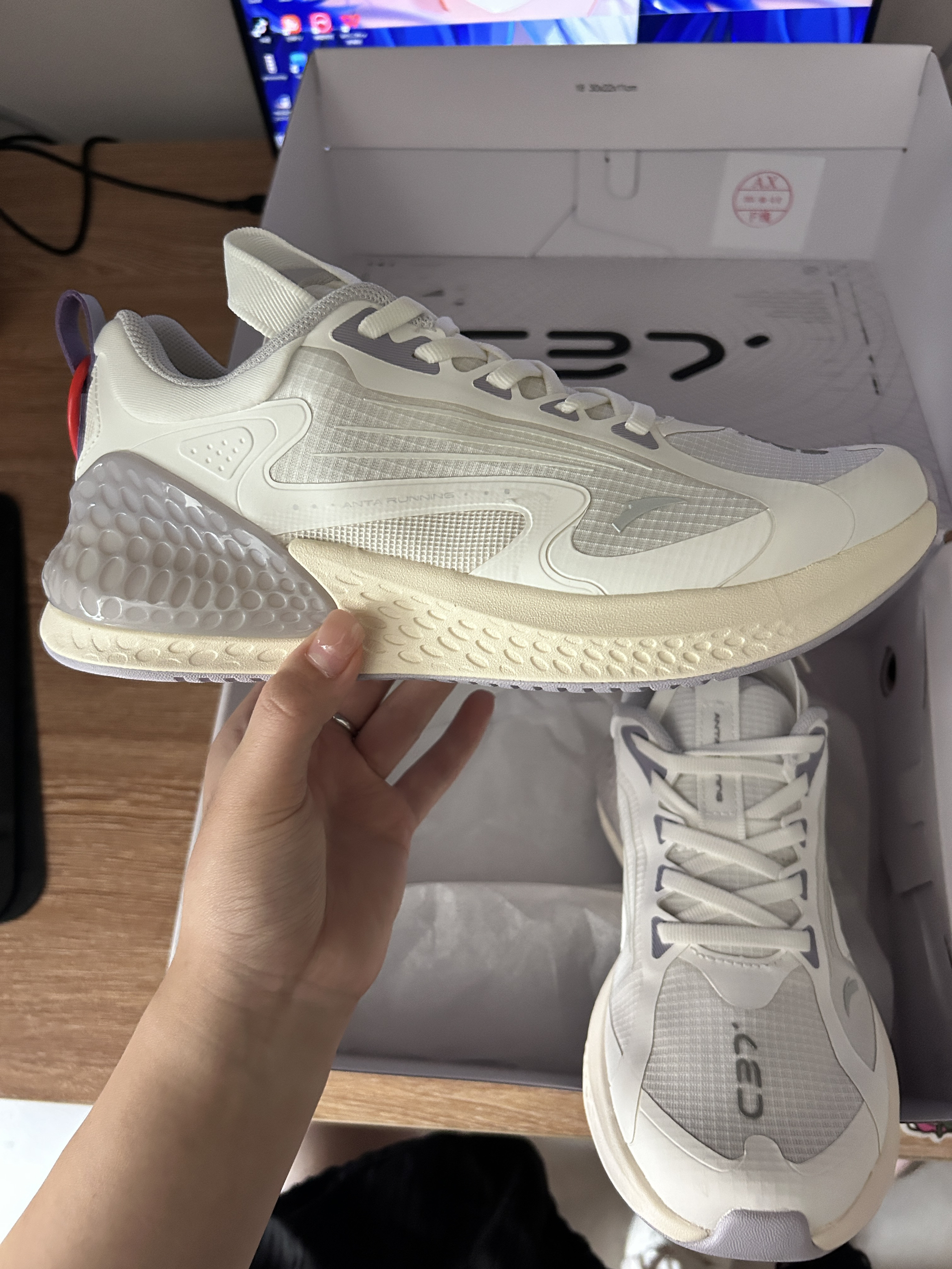 大学生体测跑步鞋安踏c37