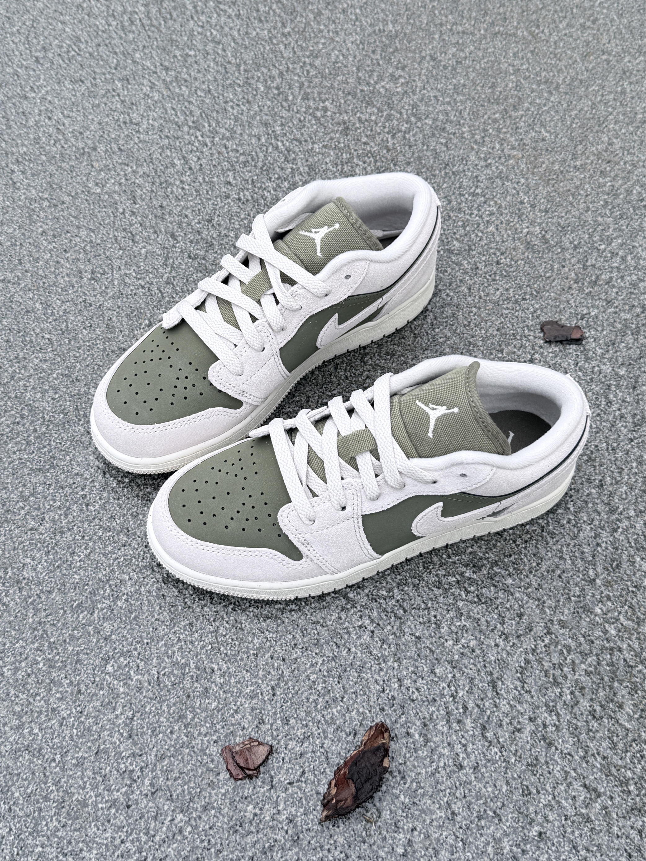 这双「灰调AJ板鞋」,是把“低调潮”踩成日常的松弛搭子