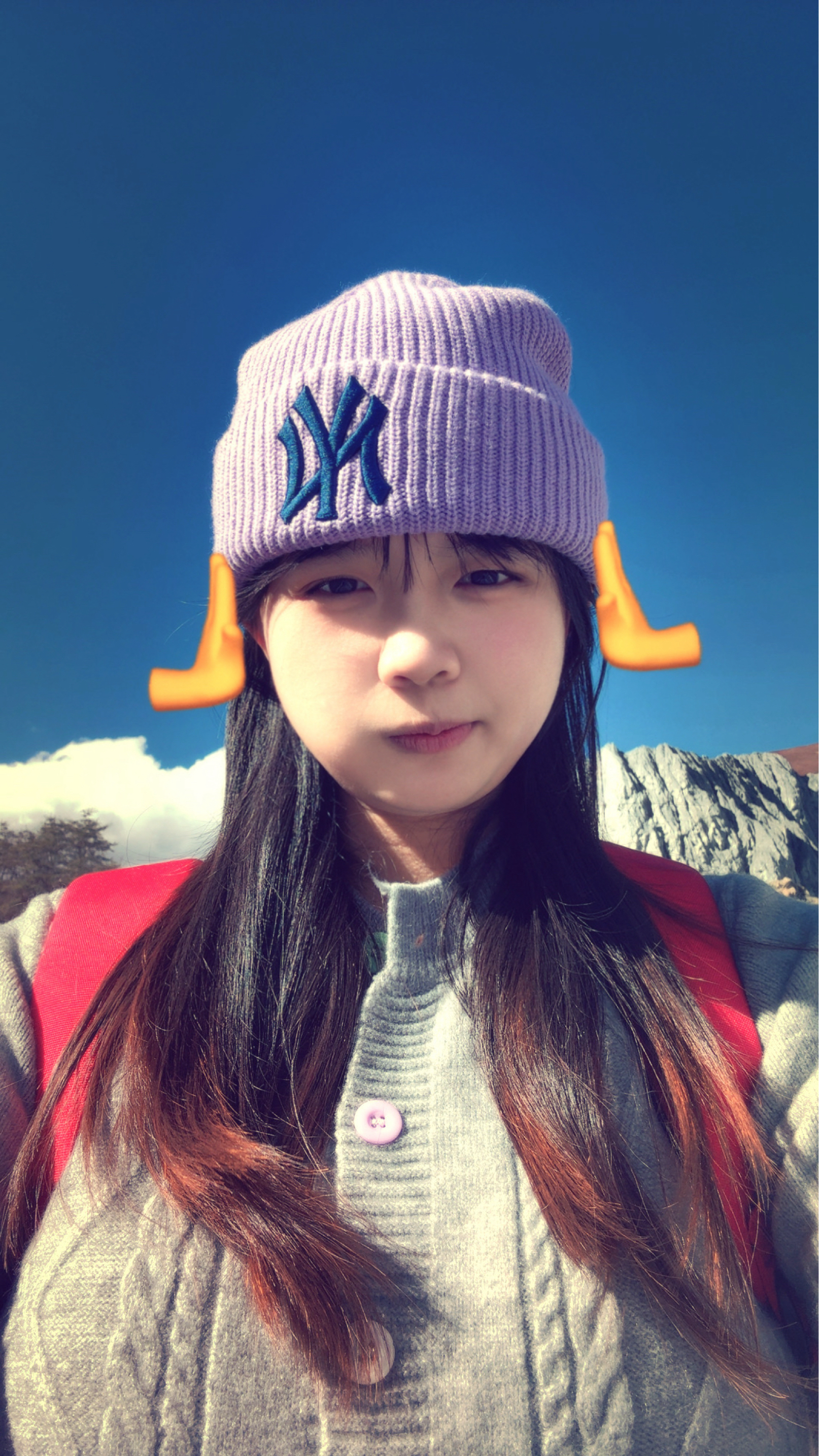 谁懂啊！今天是「紫帽配橘耳」的发疯穿搭🥕