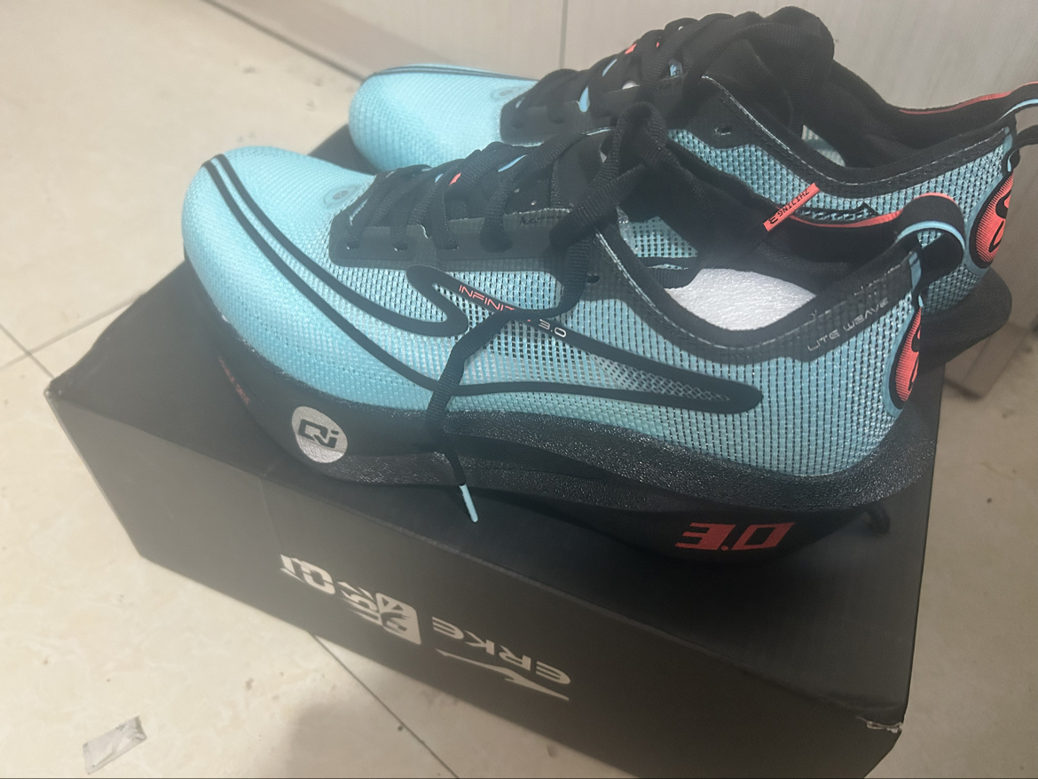 脚感舒服，透气落地舒服