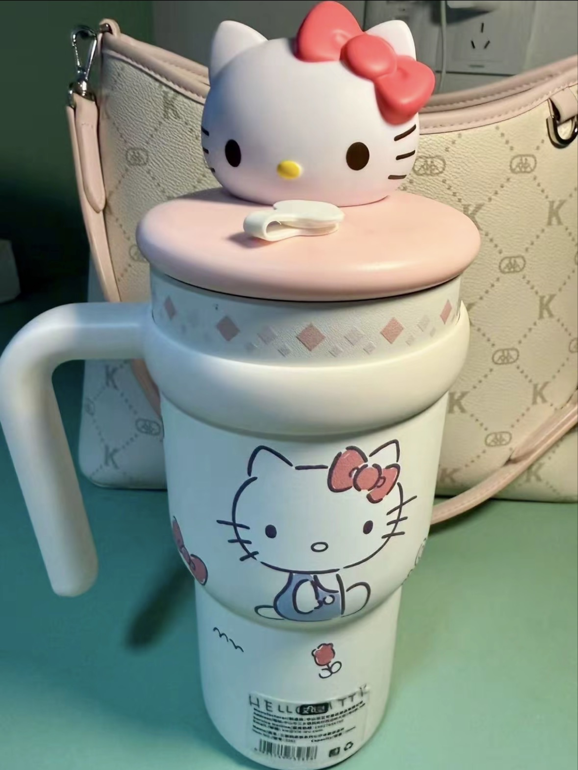 冬天到了就要多喝水 这个hello kitty保温杯我强推！