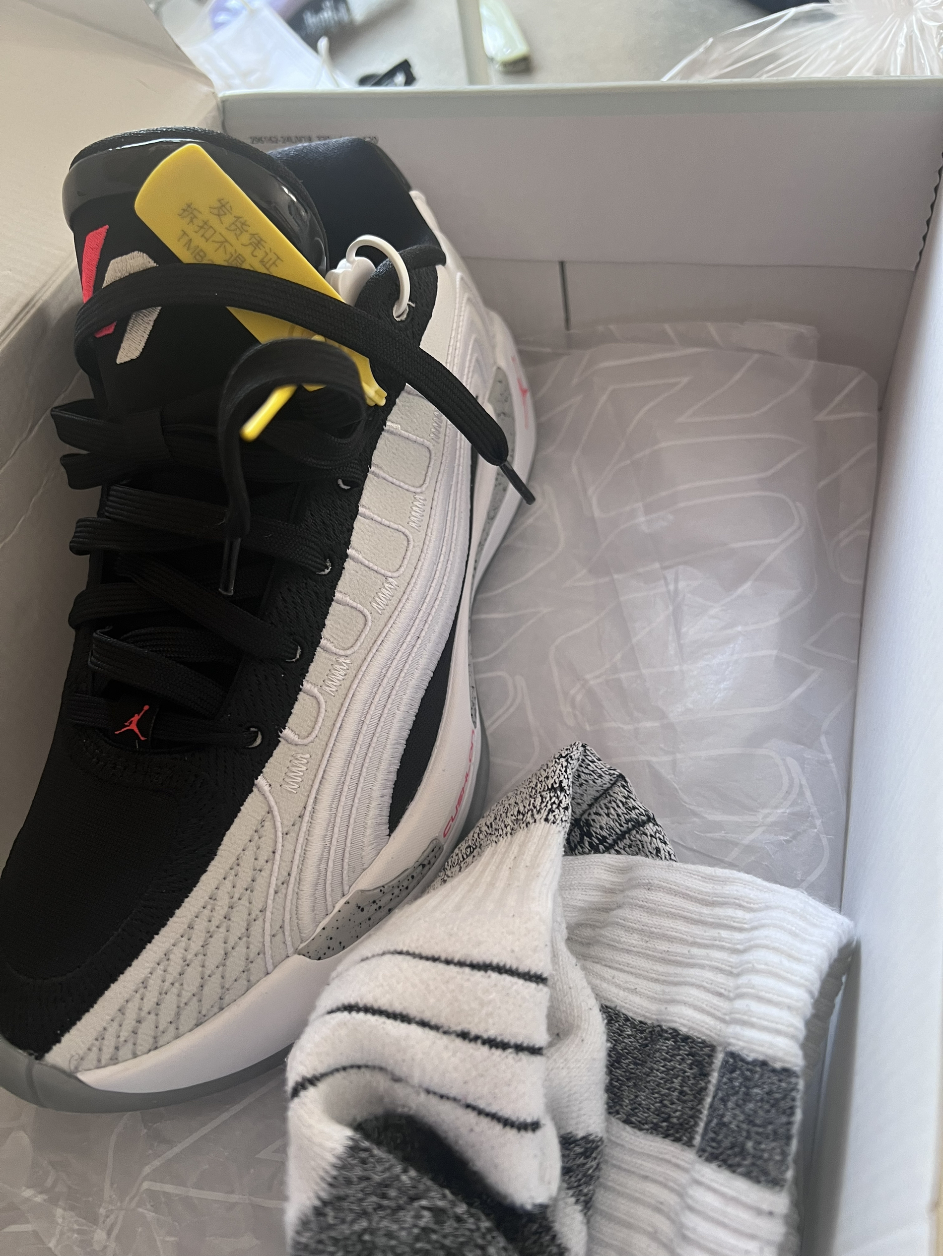 77四代实战篮球鞋