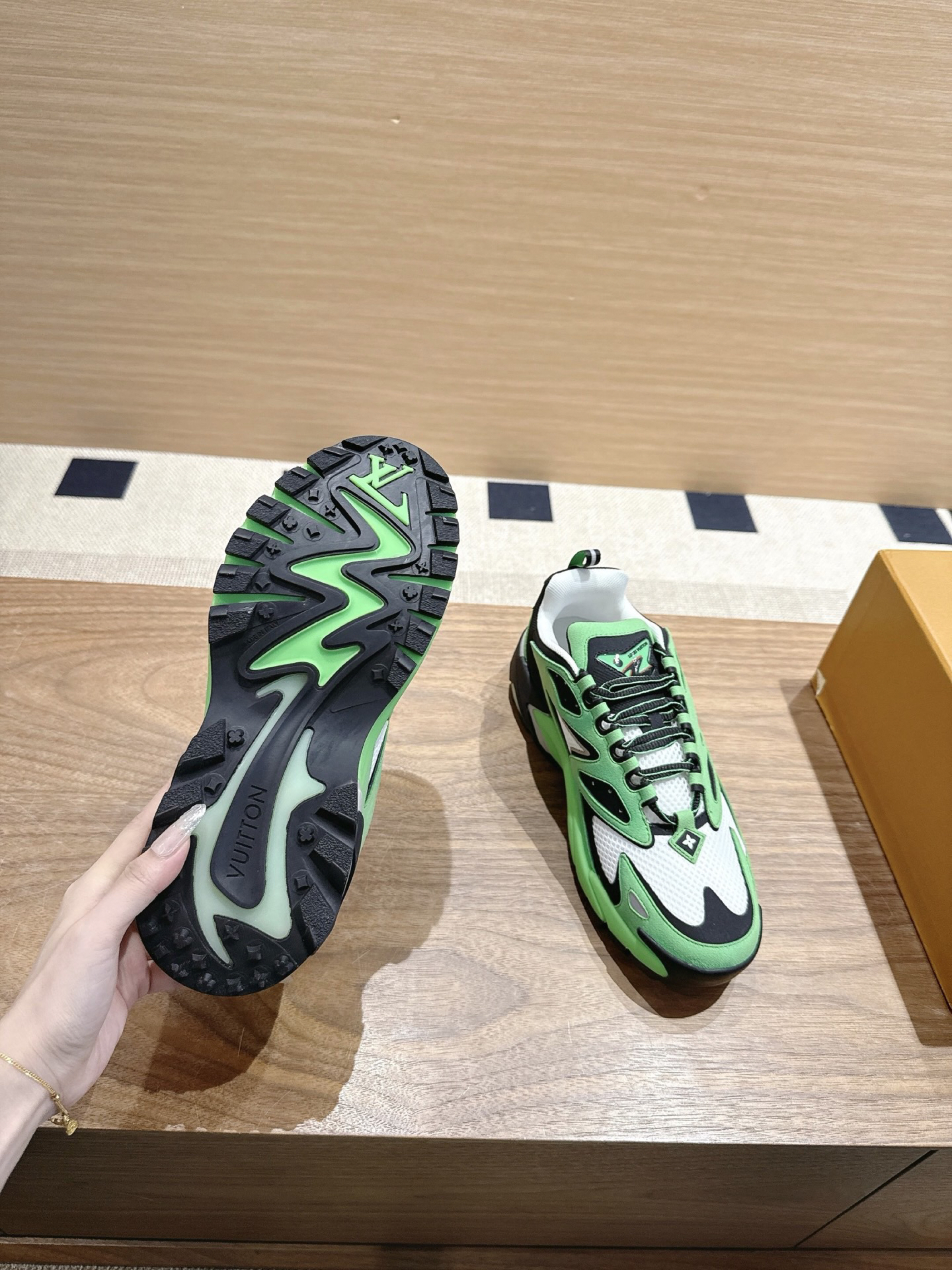 LOUIS VUITTON Runner Tatic 网布 时尚 耐磨 低帮 生活休闲鞋 男款 绿色
