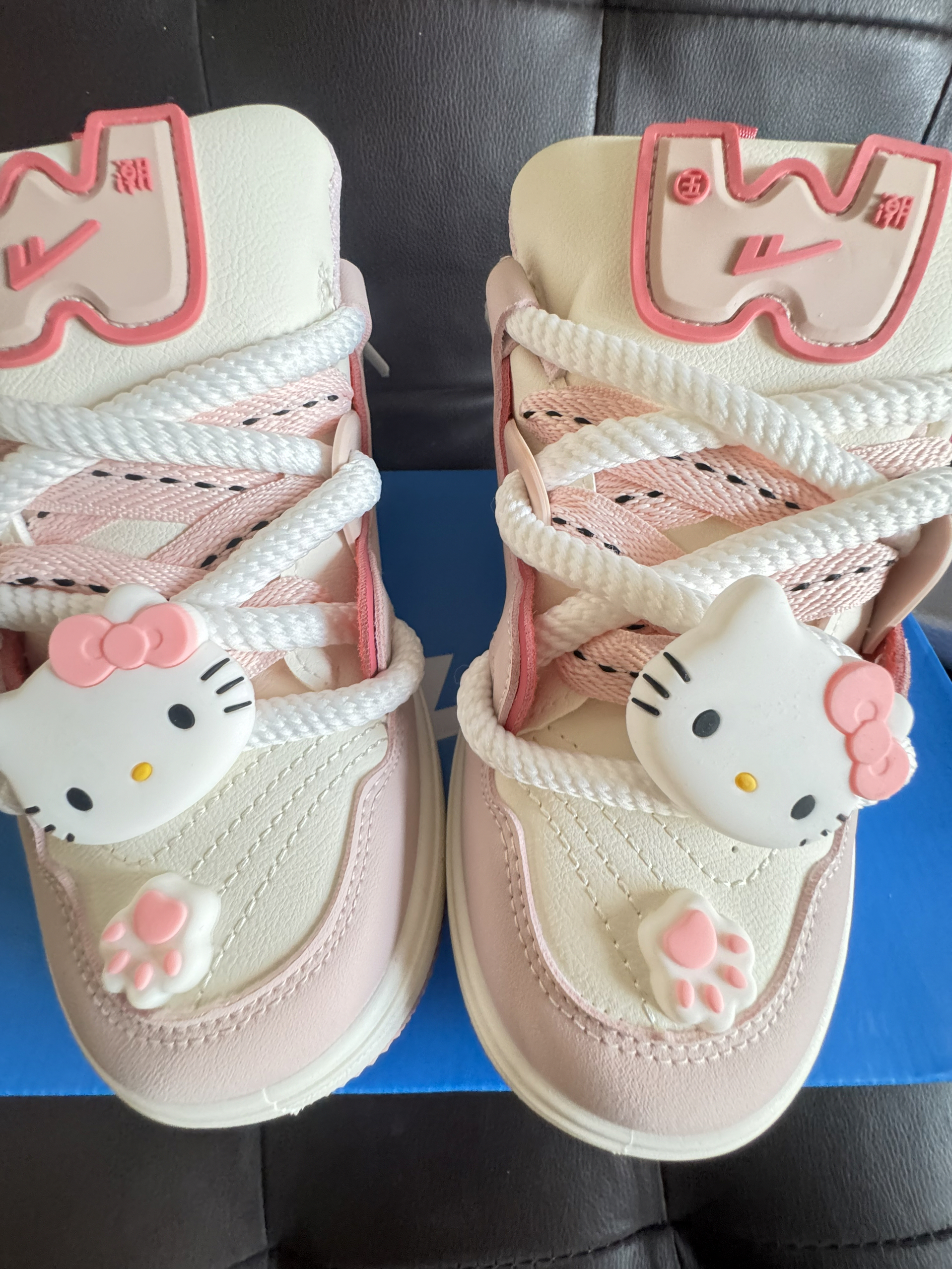 少女心爆棚的Hello Kitty联名鞋，闭眼入不亏！