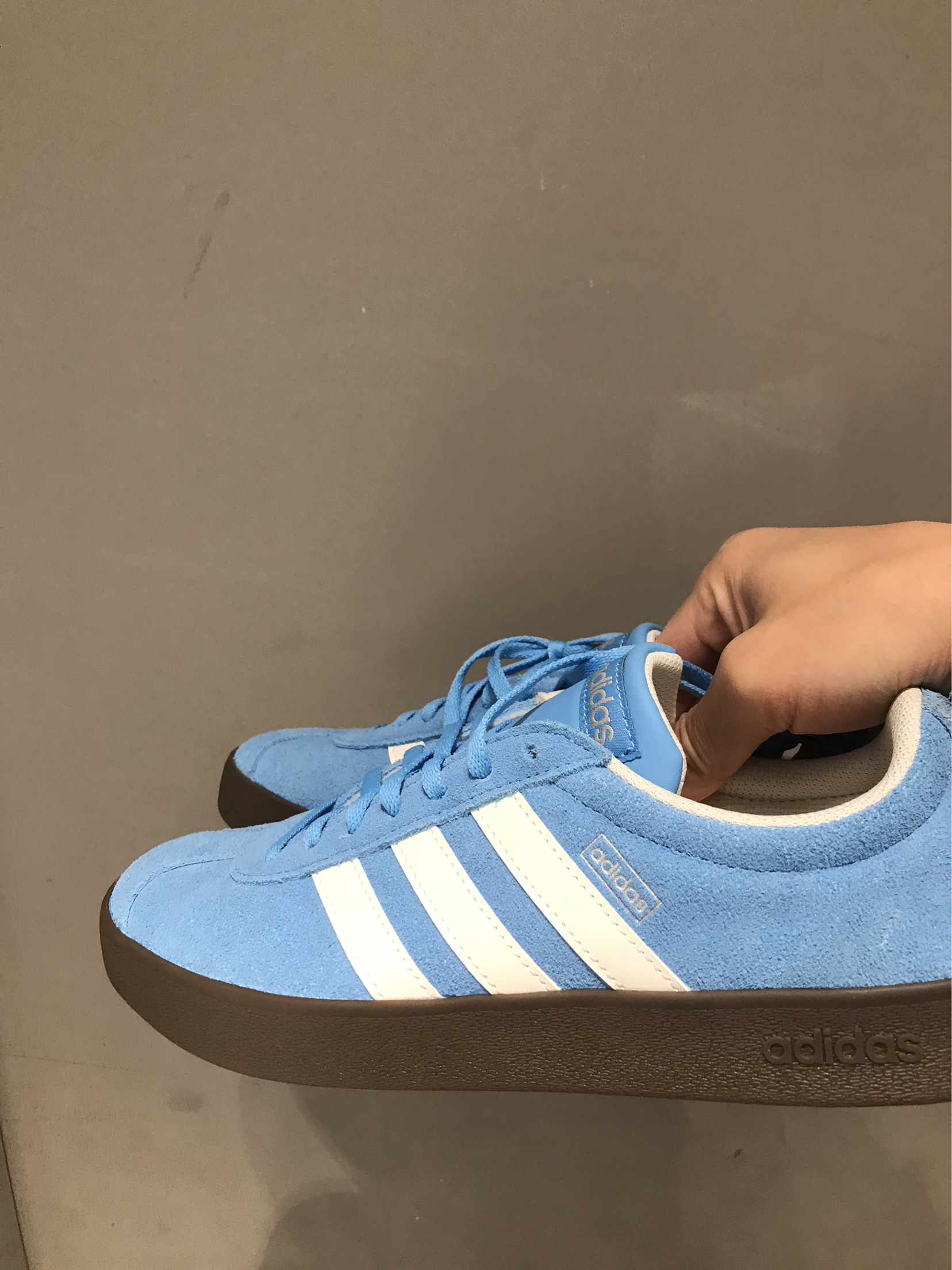 穿搭关键词喜欢蓝色鞋子