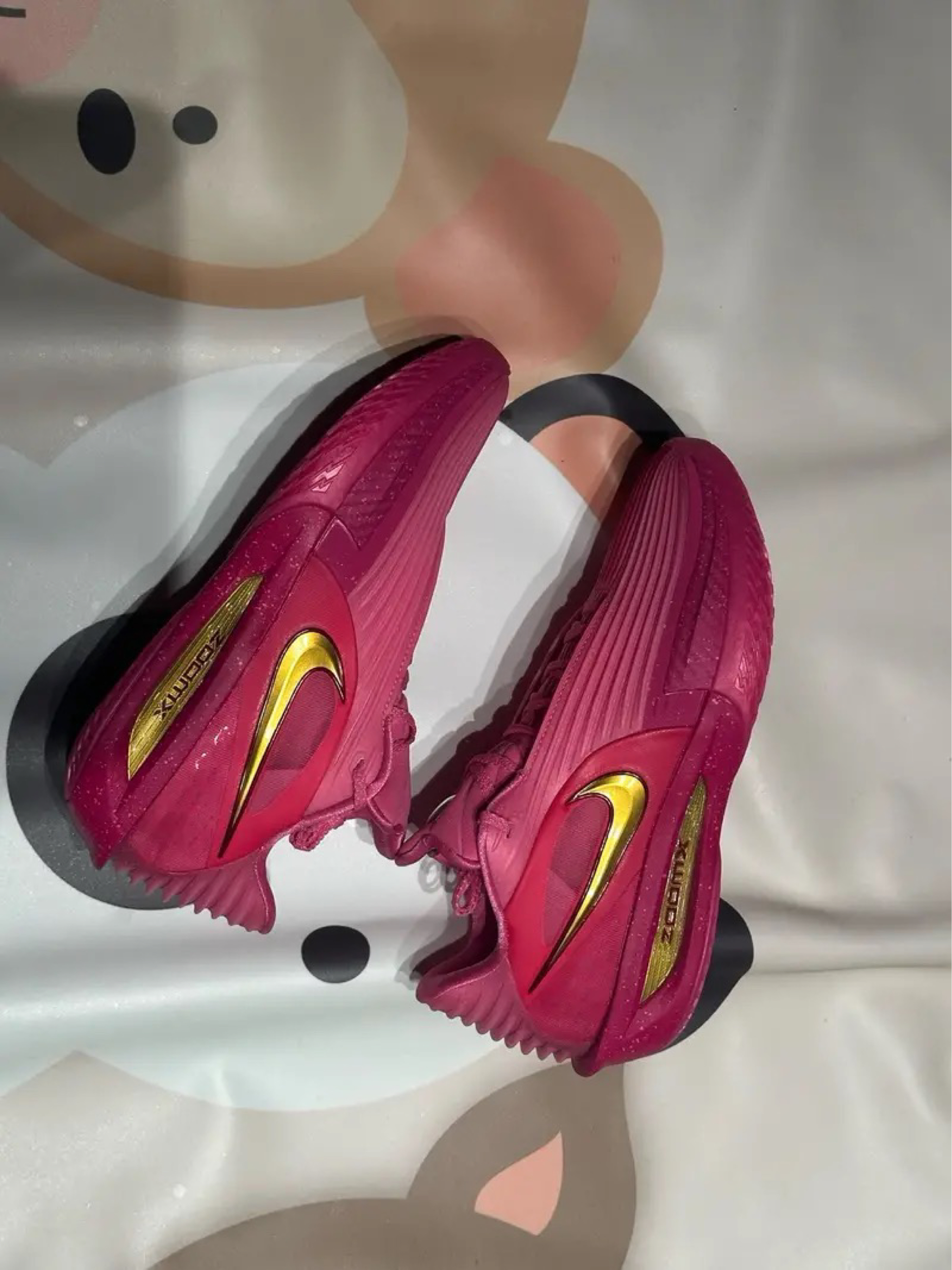 Nike G.T. Cut 3 Turbo 玫红顶配科技加持的实战旗舰，性能与颜值双炸裂