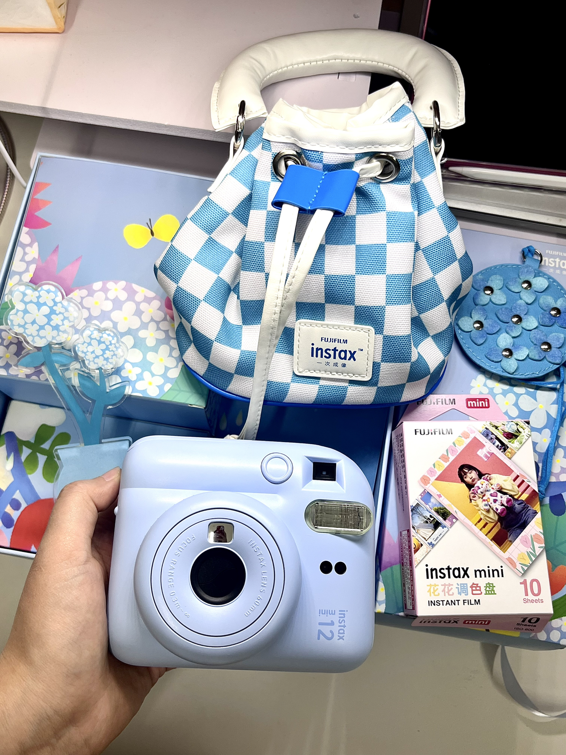 普通的一天收到了好朋友送的拍立得mini12套盒,那么这一天不再普通🤩✨