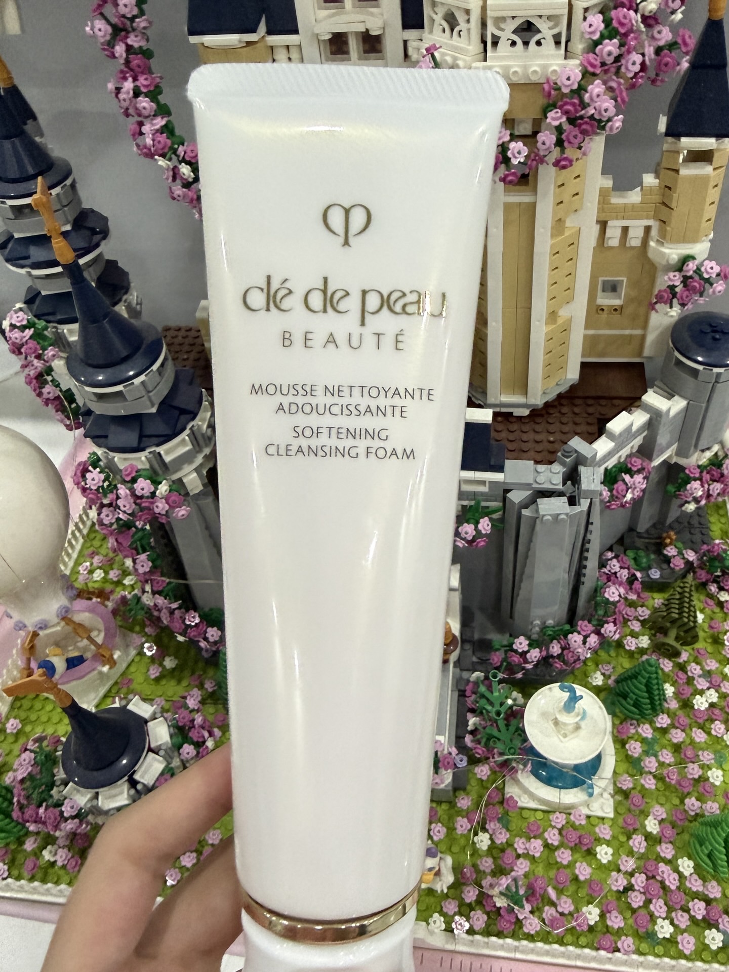 人生洁面天花板！CPB这瓶我能用到停产
