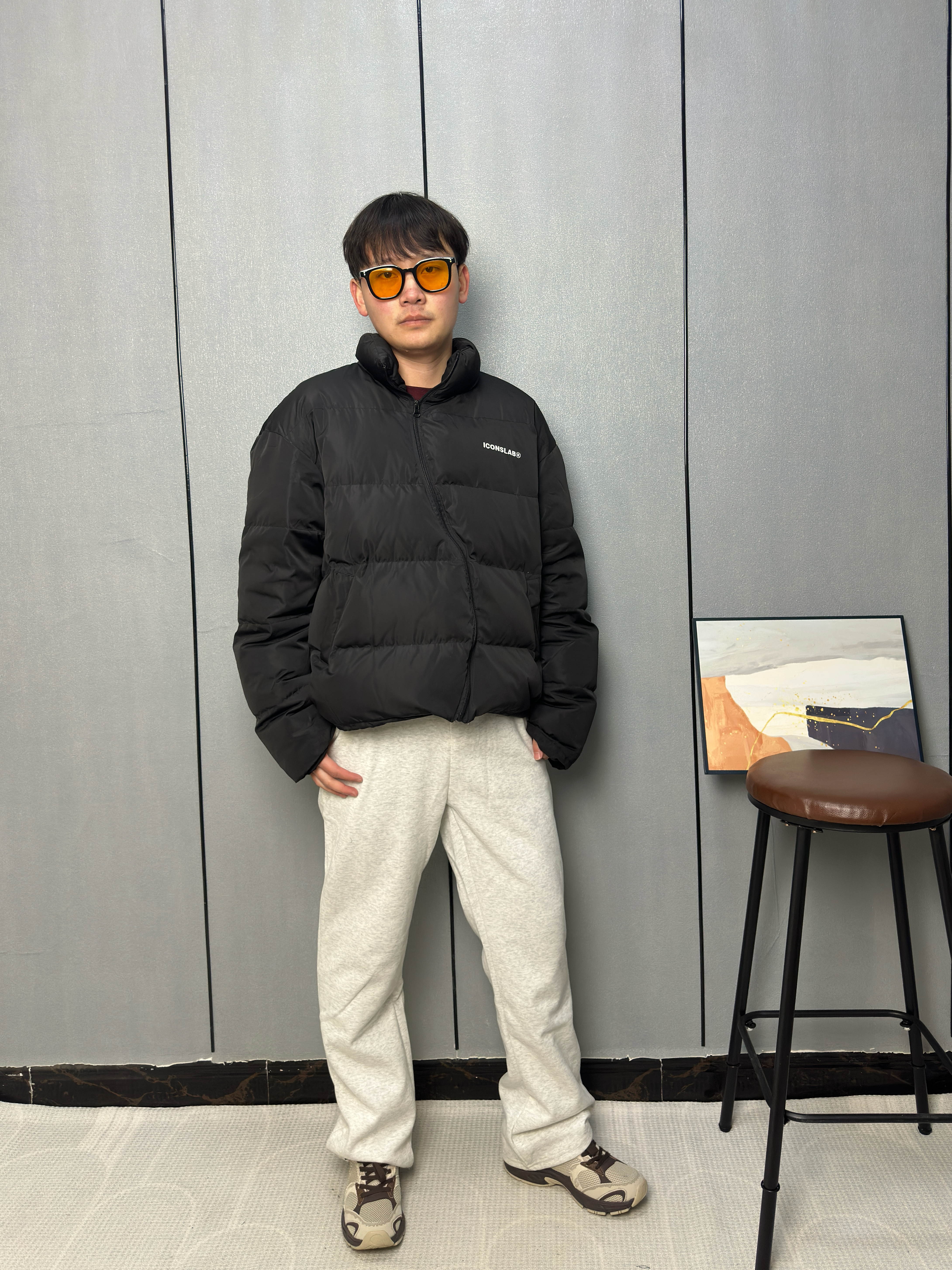 男生冬日休闲穿搭，黑白灰不过时