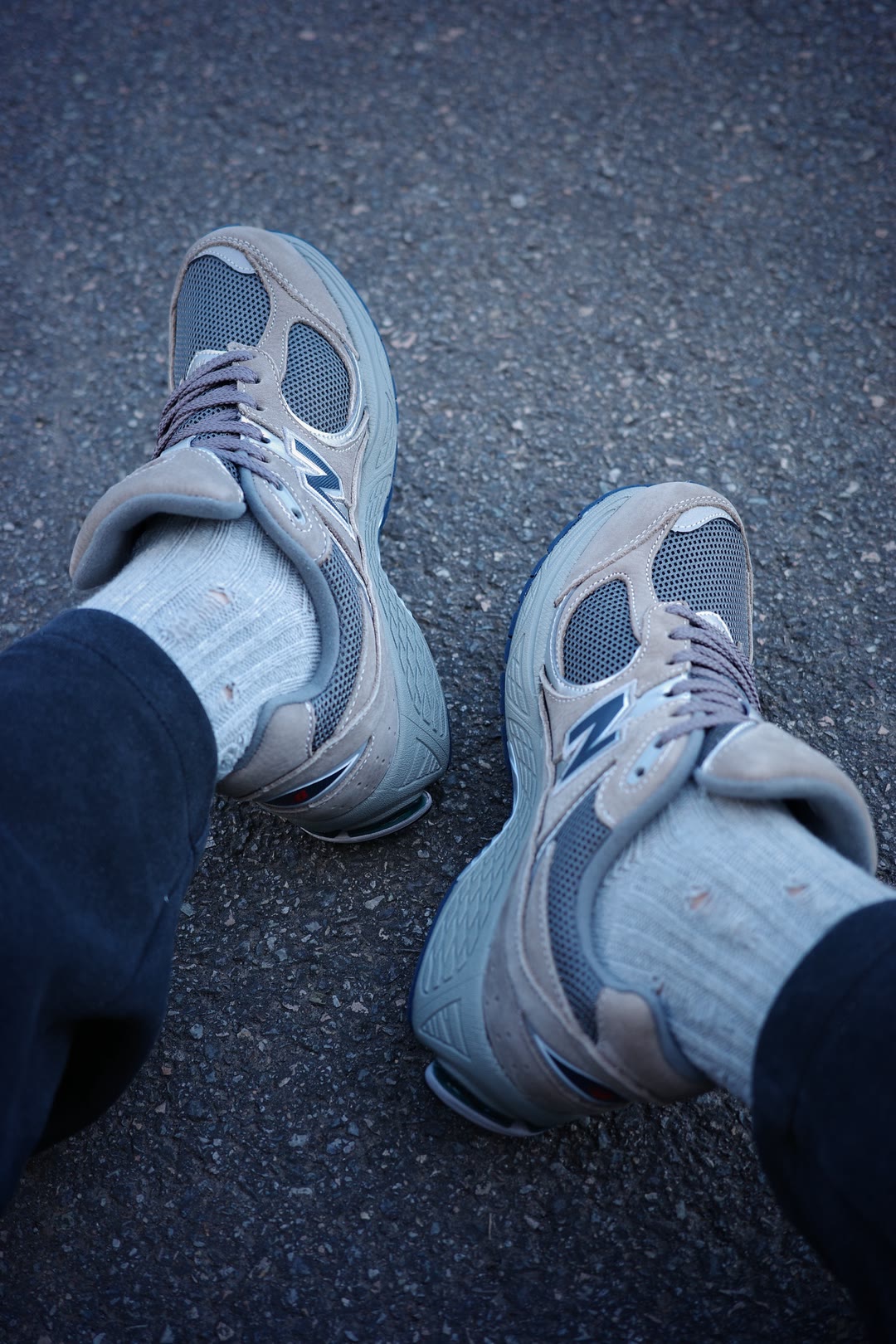 谁懂啊!这双New Balance 2002R才是秋冬氛围感神鞋!