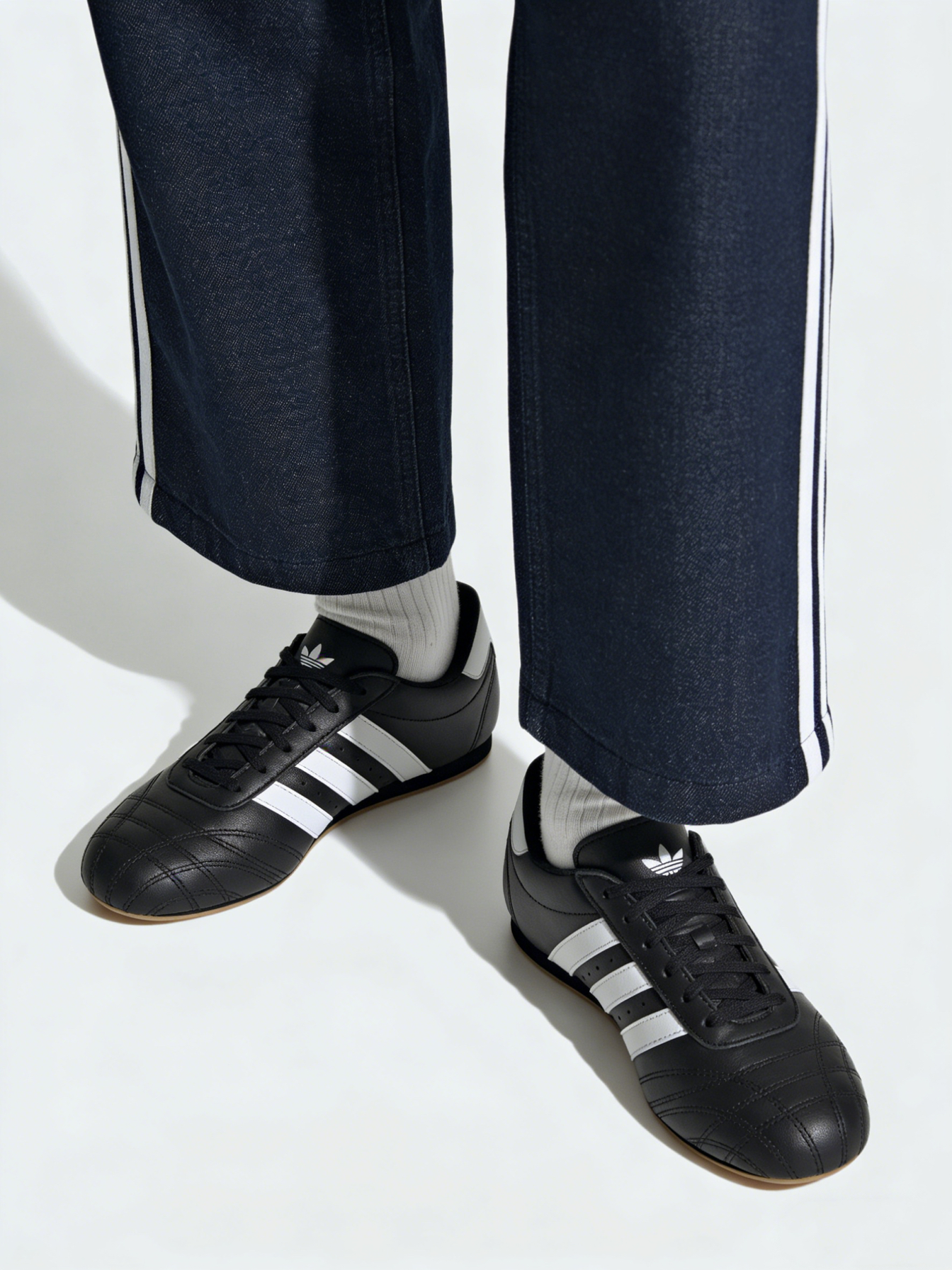 阿迪「黑武士」低帮训练鞋实战测评!对比Stan Smith究竟怎么选?