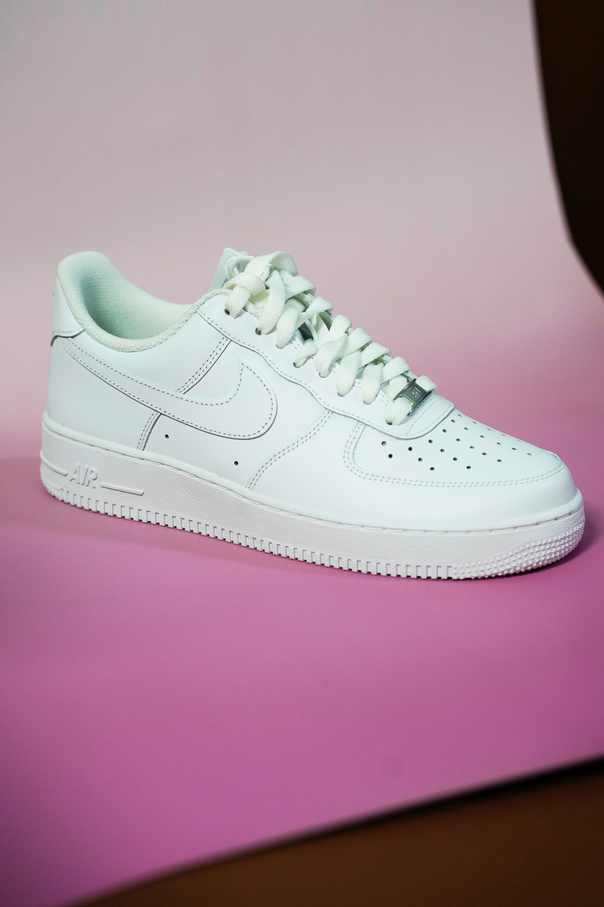 纯白AF1通勤2个月后说实话：刚需可入，但460块不是智商税？👟