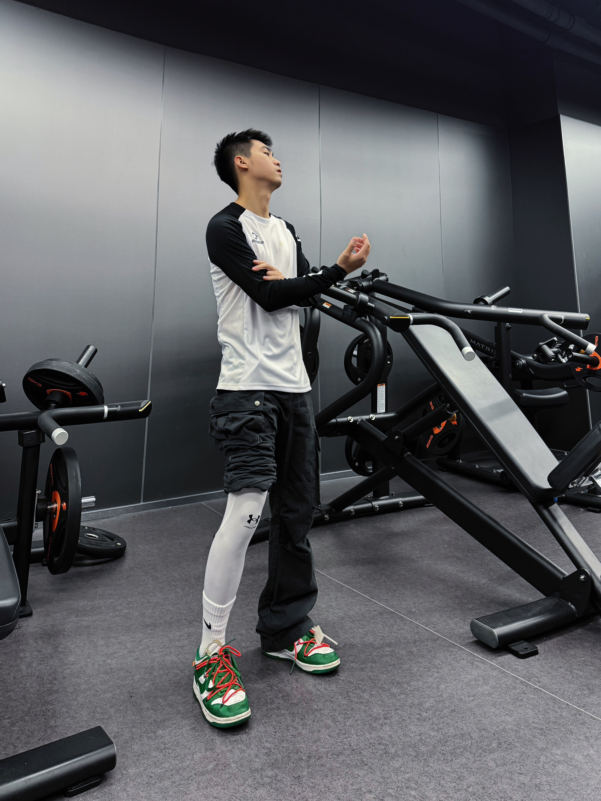 穿双帅鞋去健身更带劲🏋️