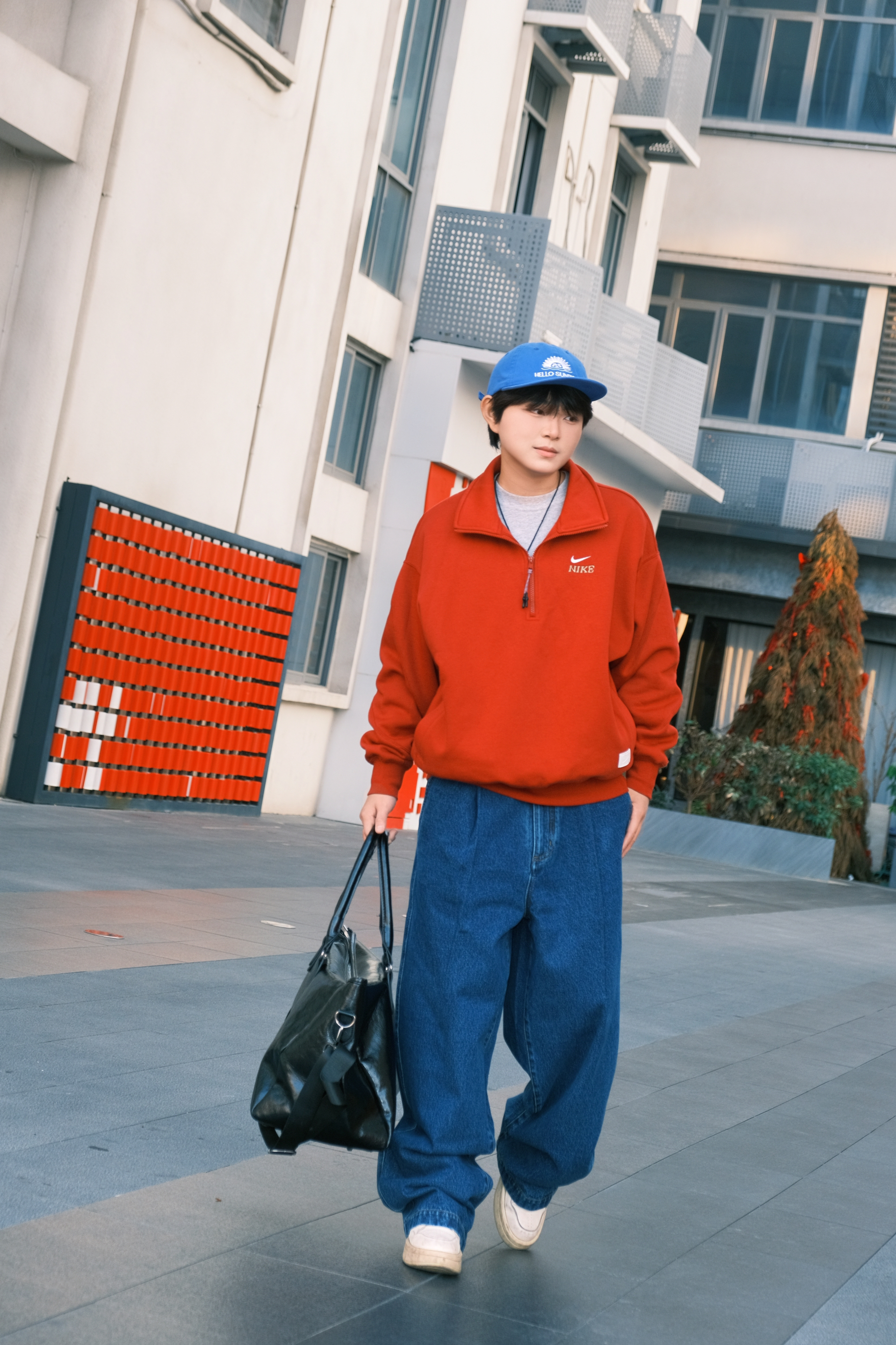 红蓝撞色街头感 🔴🔵
