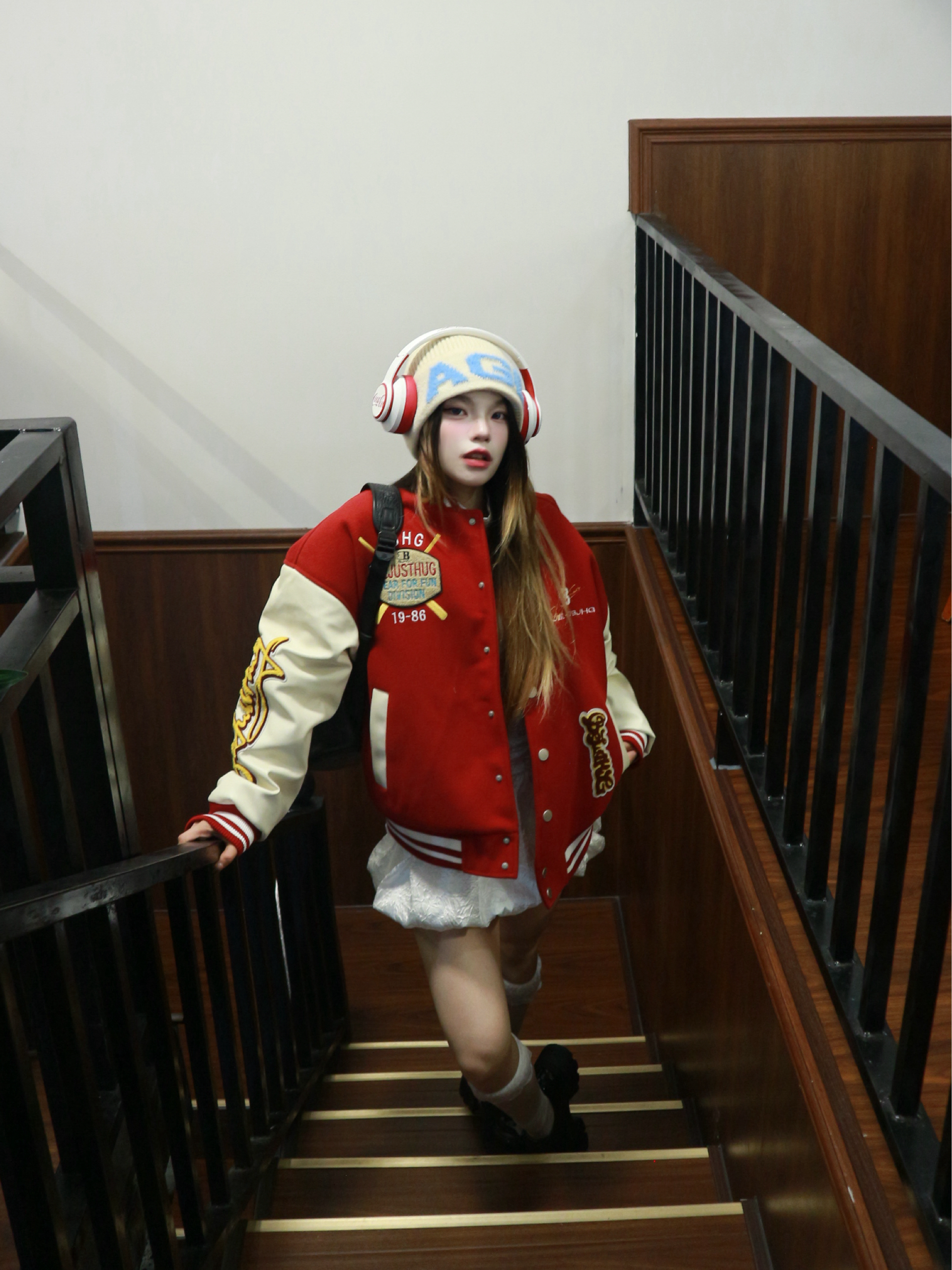 🎧🥤“Coca-Cola 耳机+棒球服=美式复古潮酷感