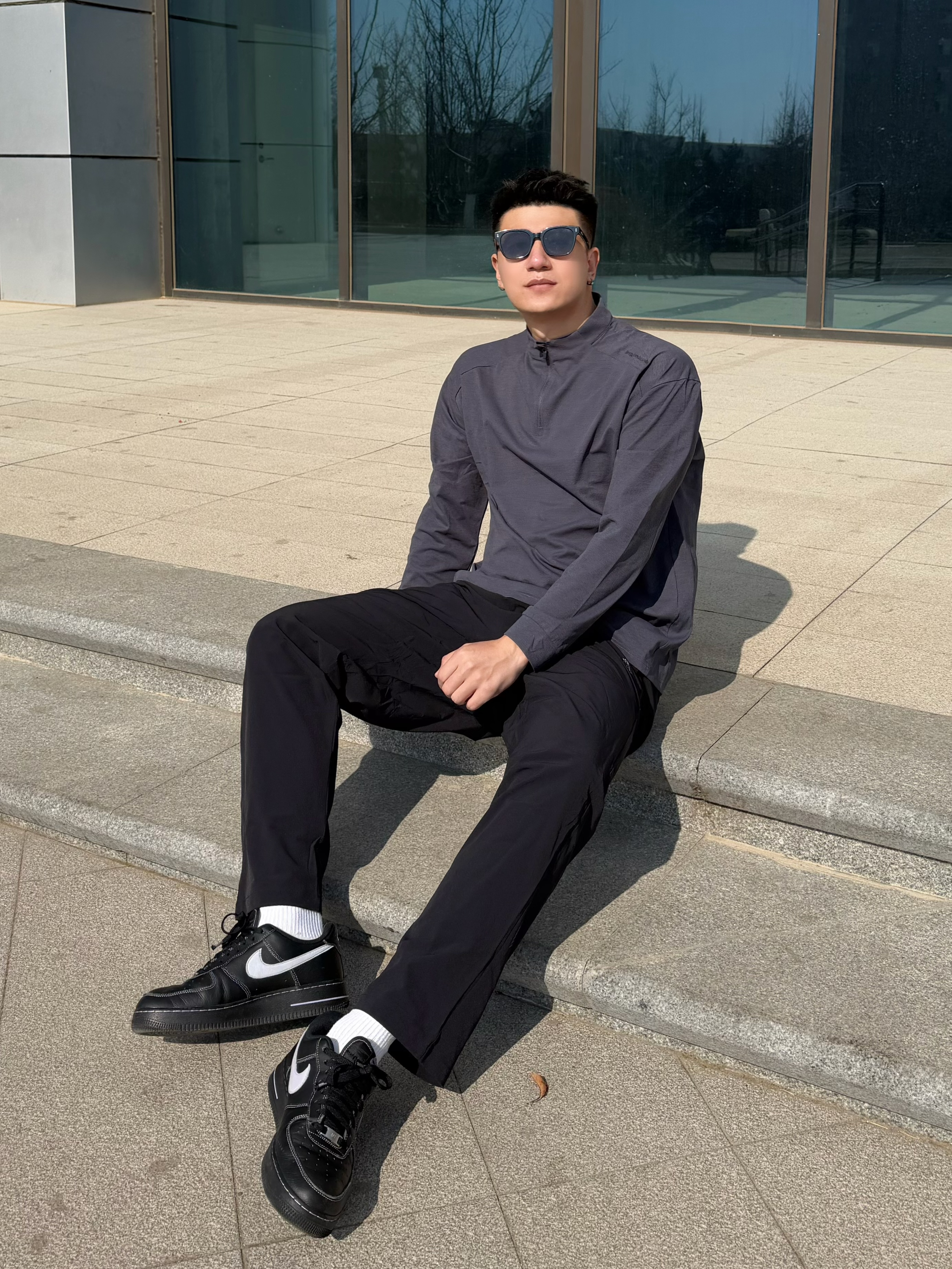 早春通勤运动OOTD | 美式简约风，运动T恤超有型😎