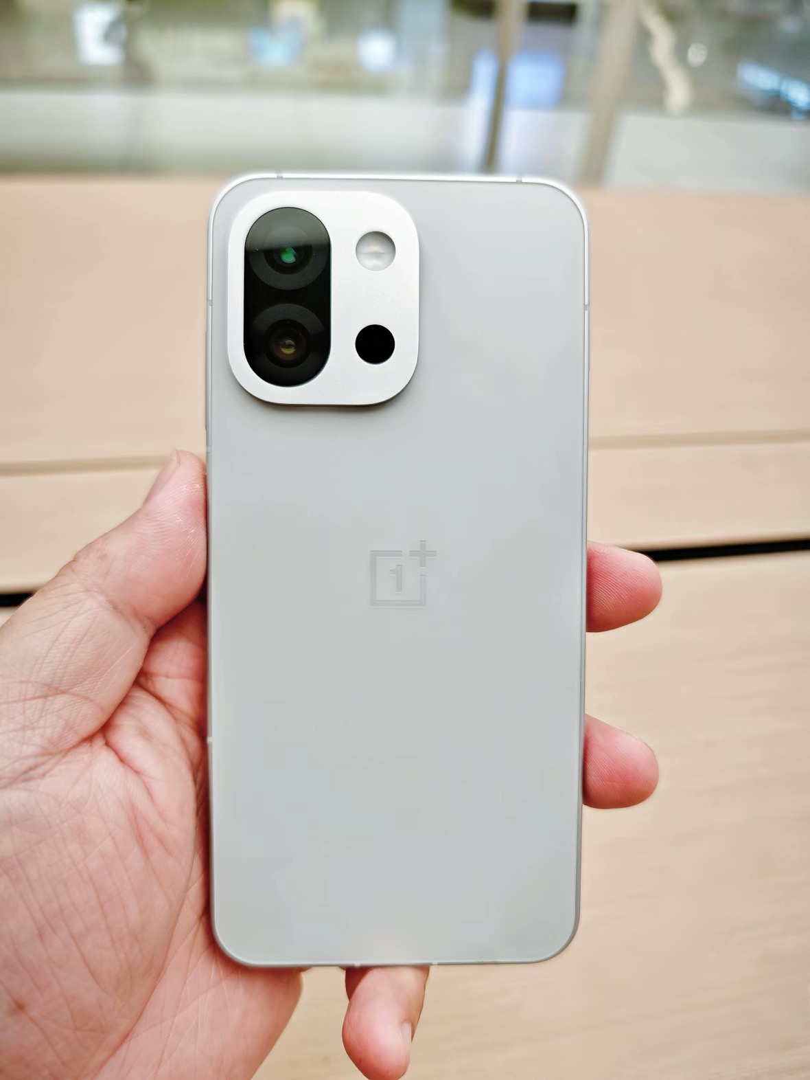 趁着新春开工/开学尝个鲜 | 一加13T晨雾灰，小屏直板机颜值性能双杀