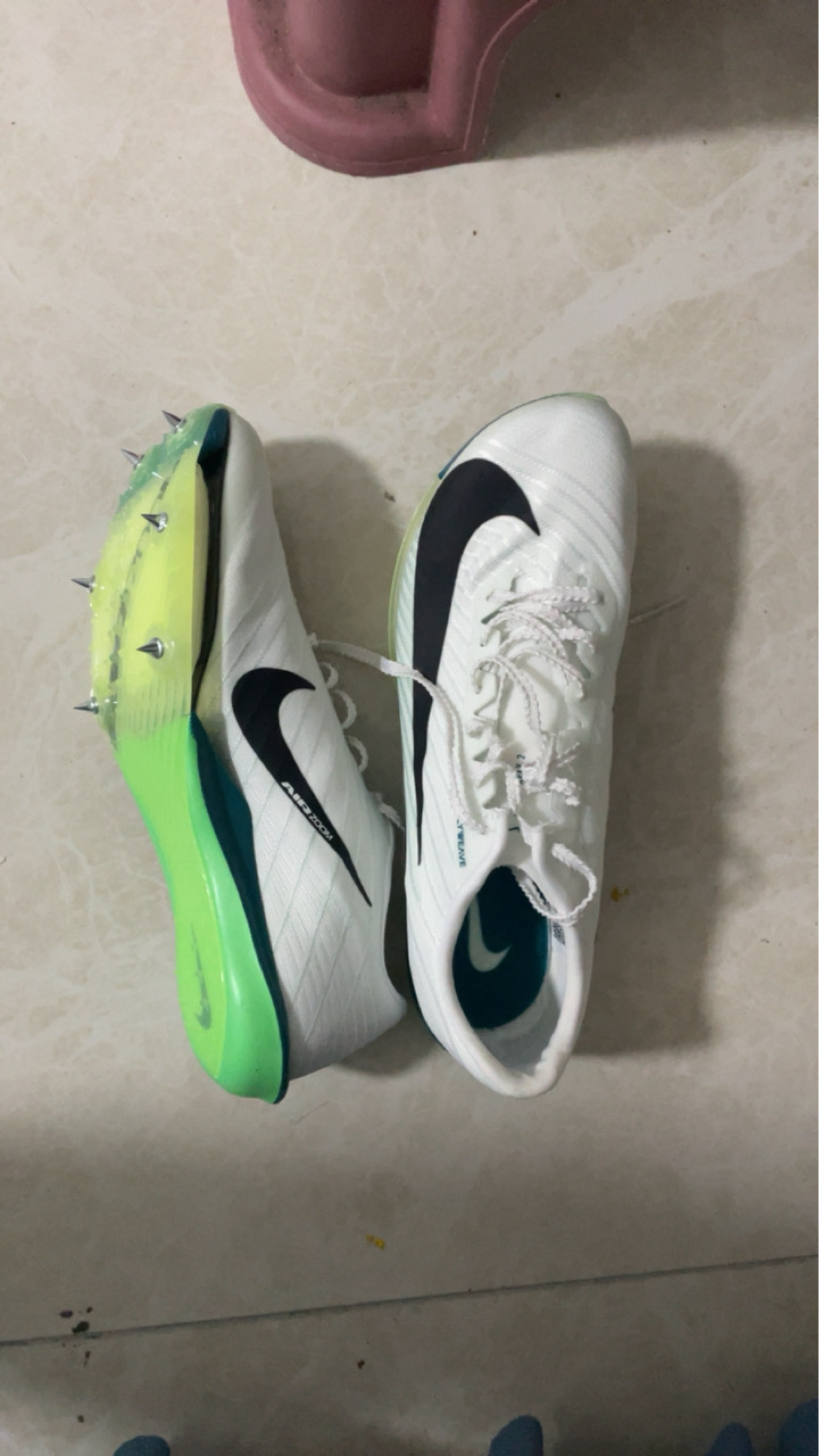 在识货上买可以便宜的价钱买多物品，这一双