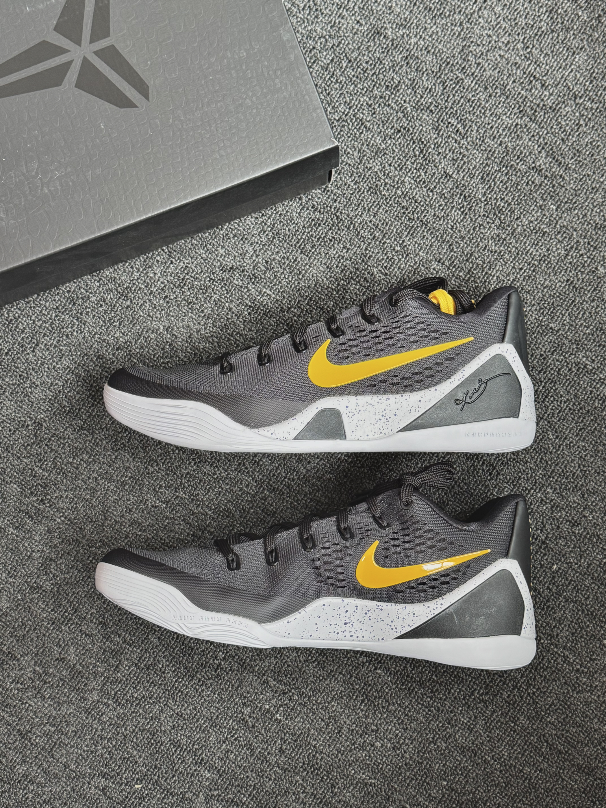 黑金曼巴，球场与街头的双重信仰