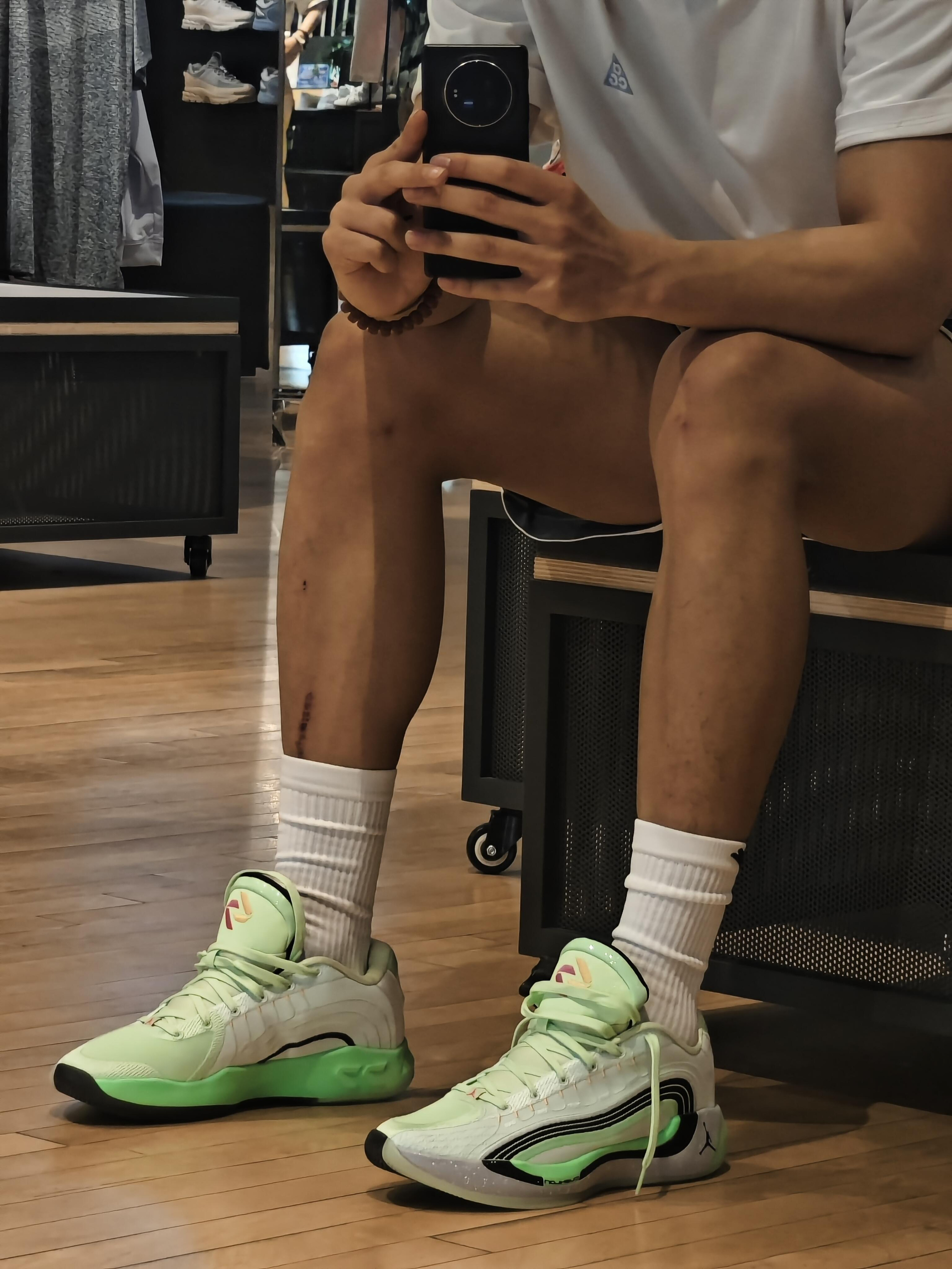 春日限定青柠色球鞋上线🍃
Jordan Tatum 3 浅绿配色，把清新感焊在脚上！

柔和浅绿渐