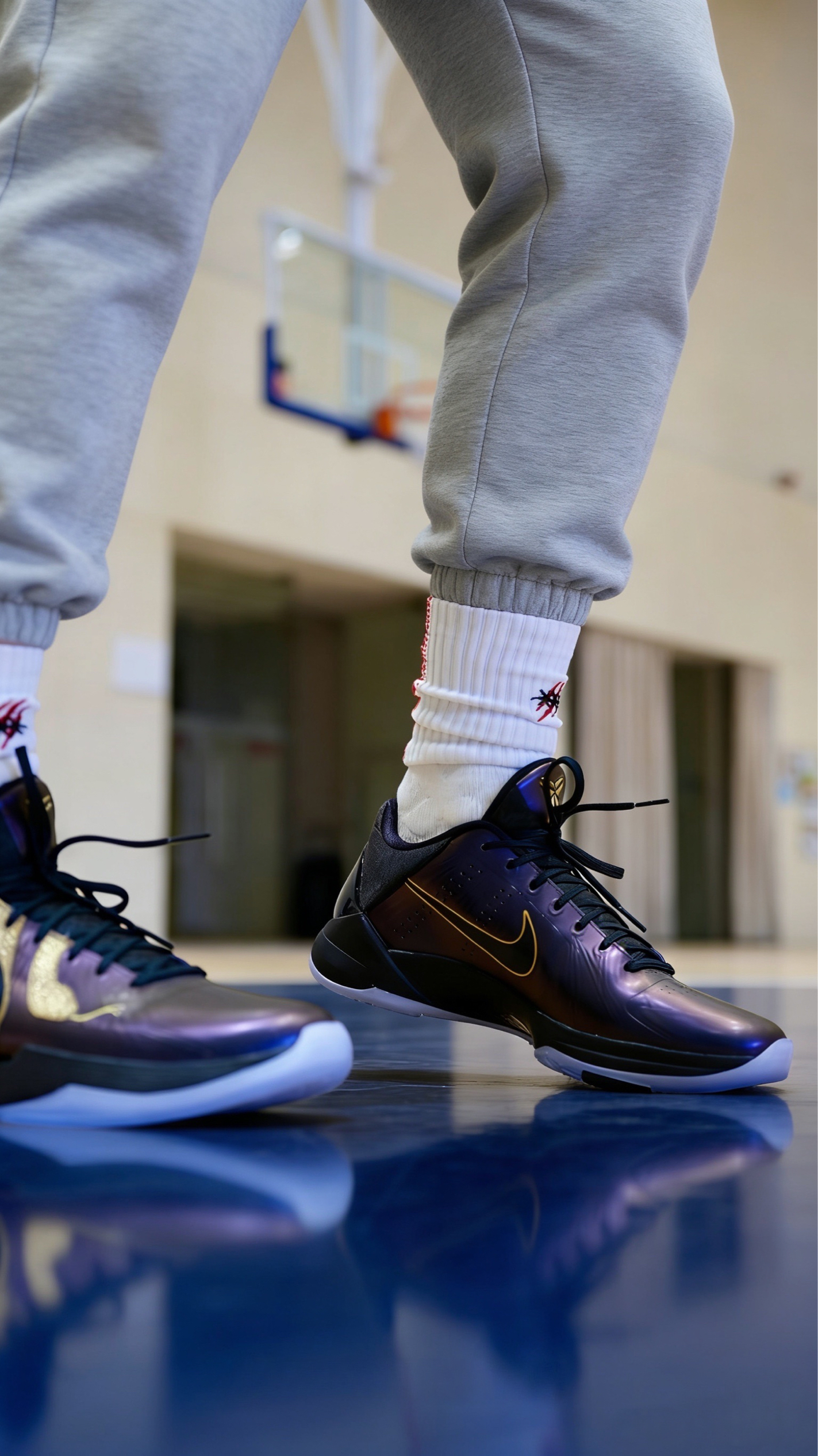 科比5上脚也太帅了吧！球场氛围感拉满🔥