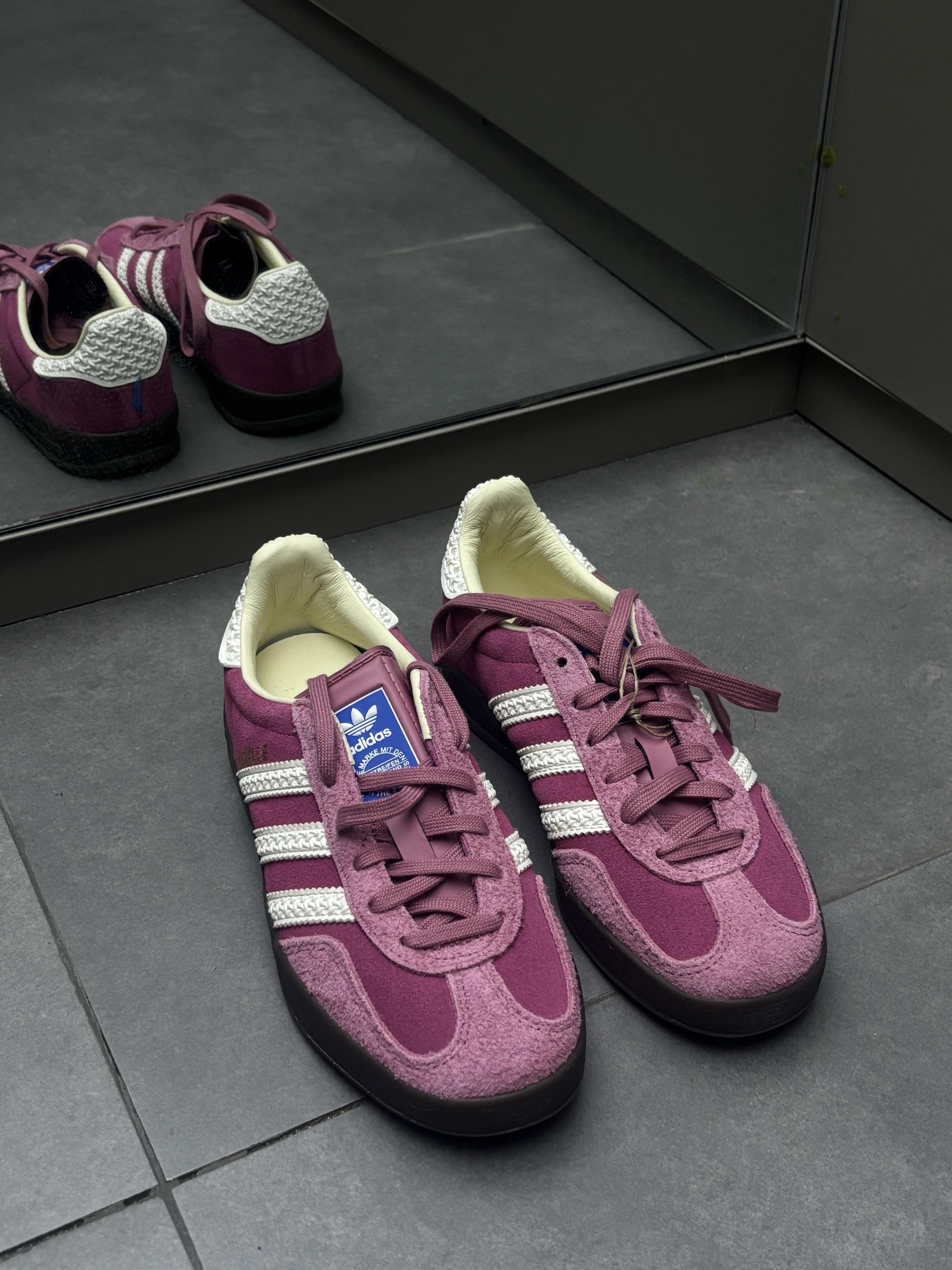 把草莓熊穿在脚上！这双Gazelle也太甜啦🍓🧸