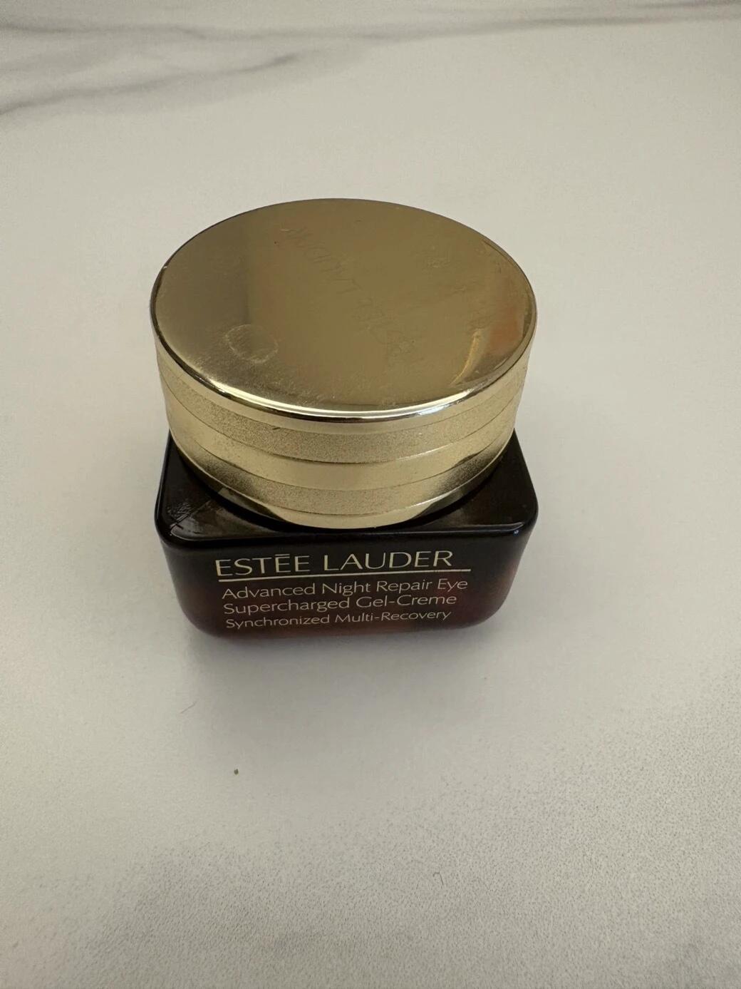 雅诗兰黛特润修护眼霜－淡褪眼纹，焕亮神采