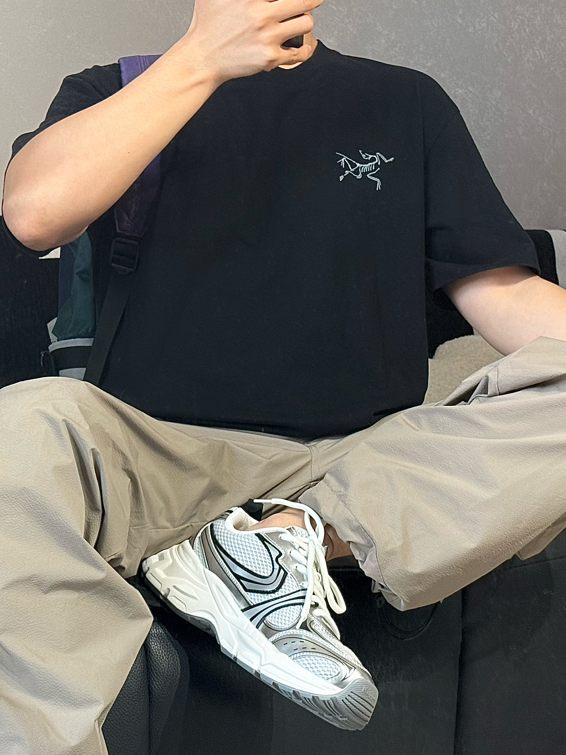 始祖鸟T恤配卡帕老爹鞋，解决初春大部分搭