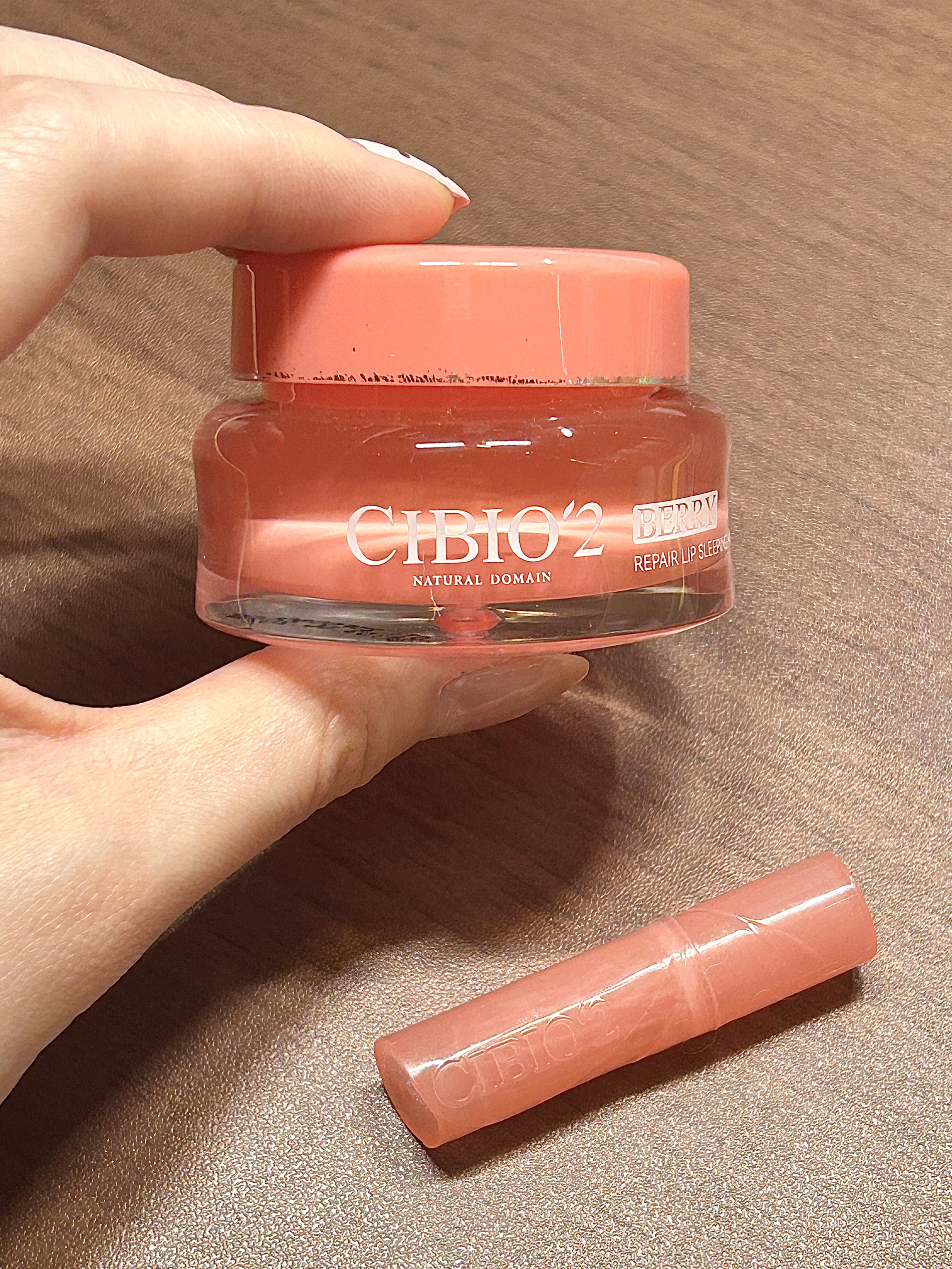 春季嘴唇干到起皮，还好有CIBIO’2这罐睡眠唇膜