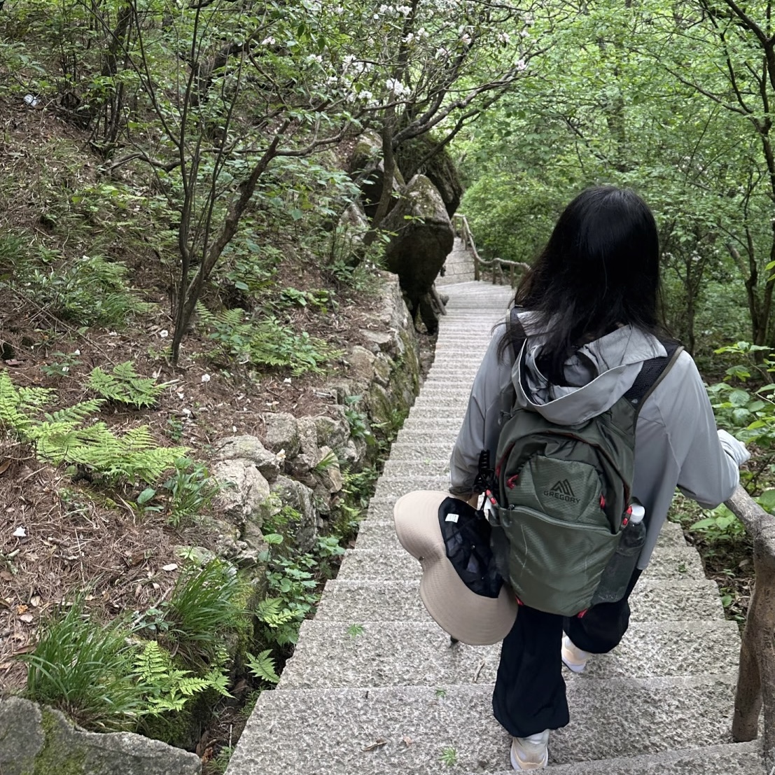 Gregory蜂鸟18L户外背包