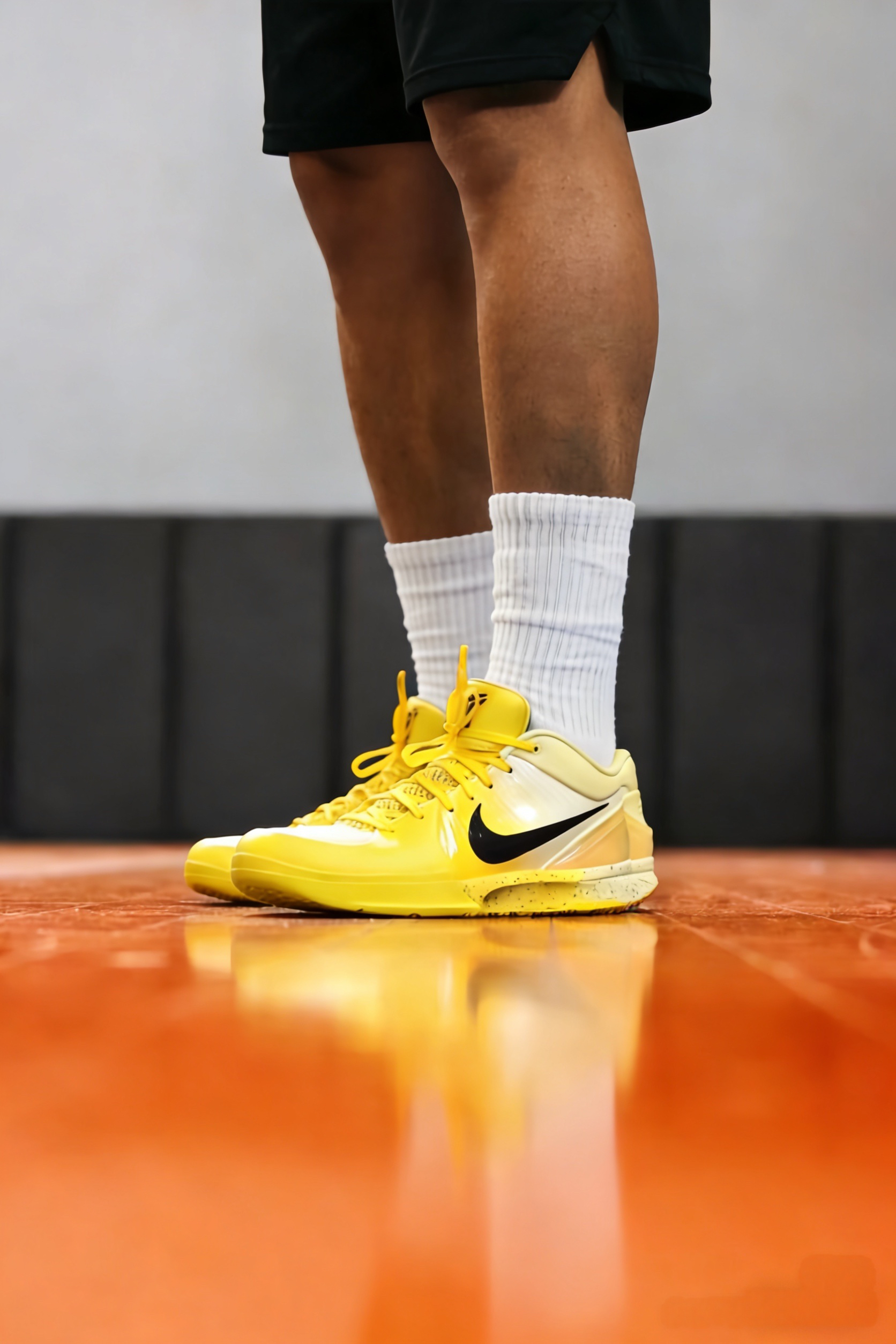 科比4耐高｜颜值实战双在线，水泥地也能造