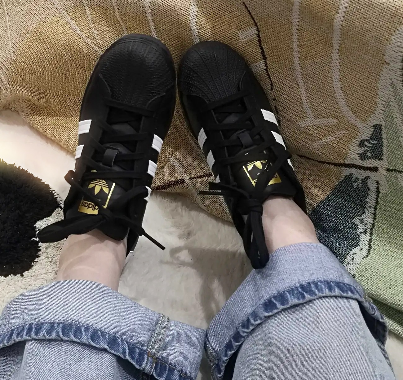 超显白的一双阿迪达斯