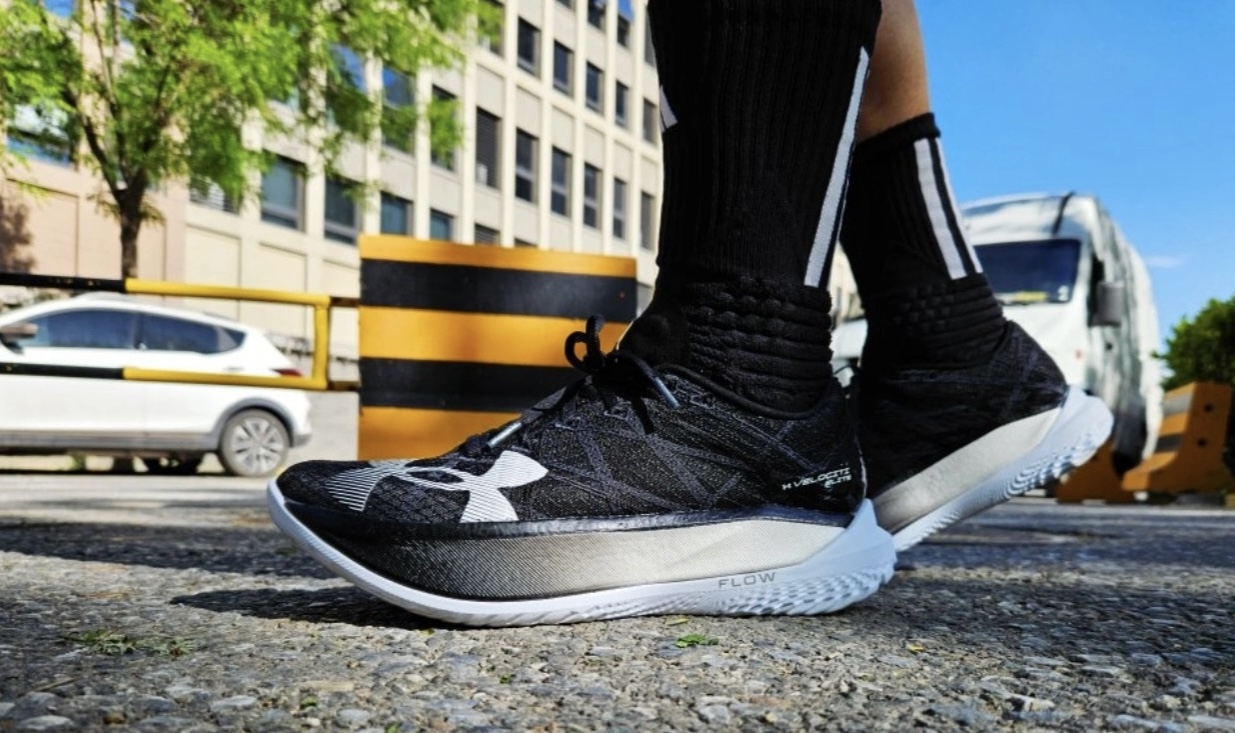 Under Armour Flow跑鞋