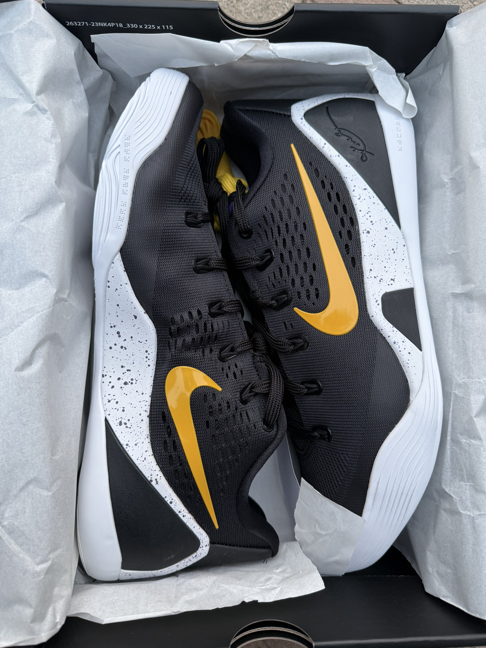 科比门徒狂喜！这双黑黄战靴直接封神✨