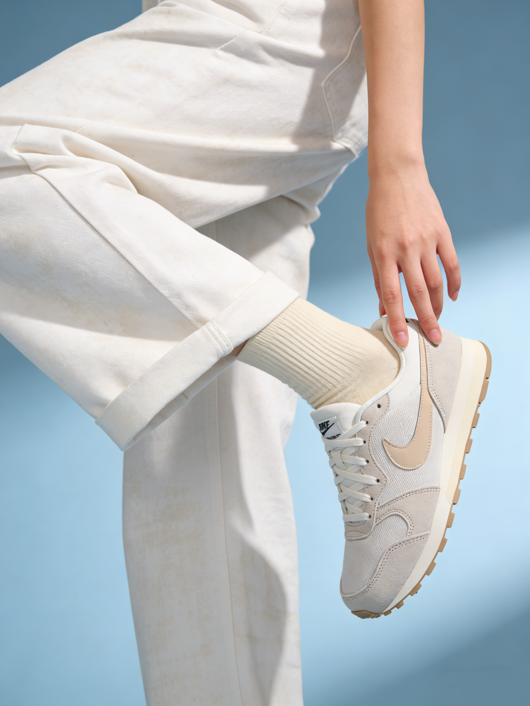 Nike MD Runner 2 女款复古跑鞋透气缓震 闭眼冲！