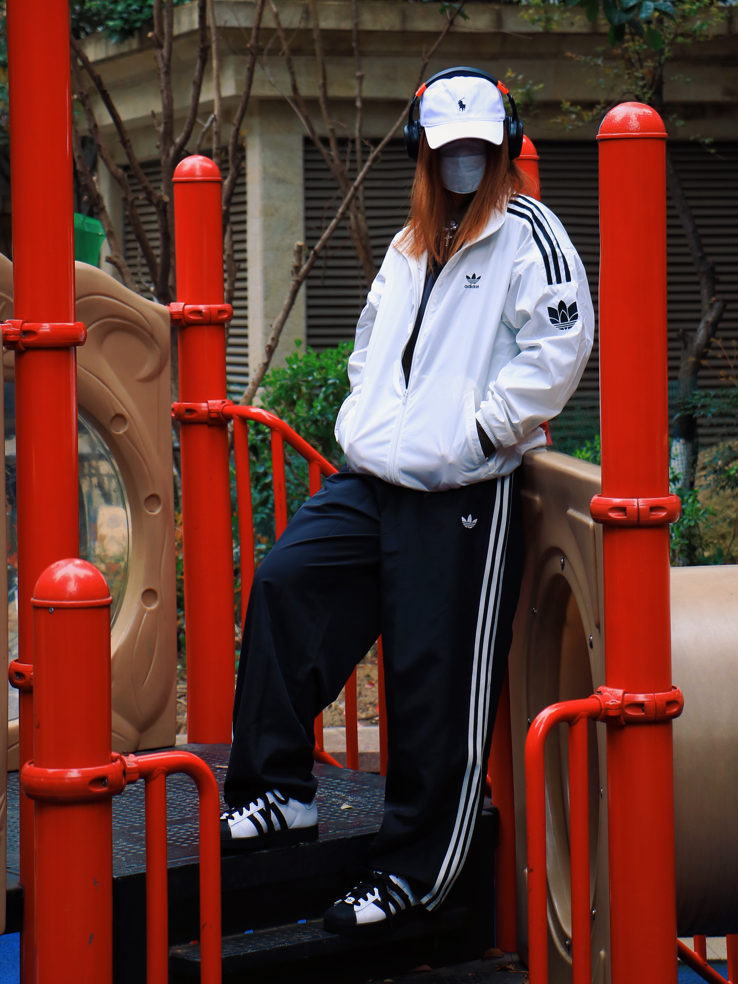 春日黑白基础撞色系出街穿搭