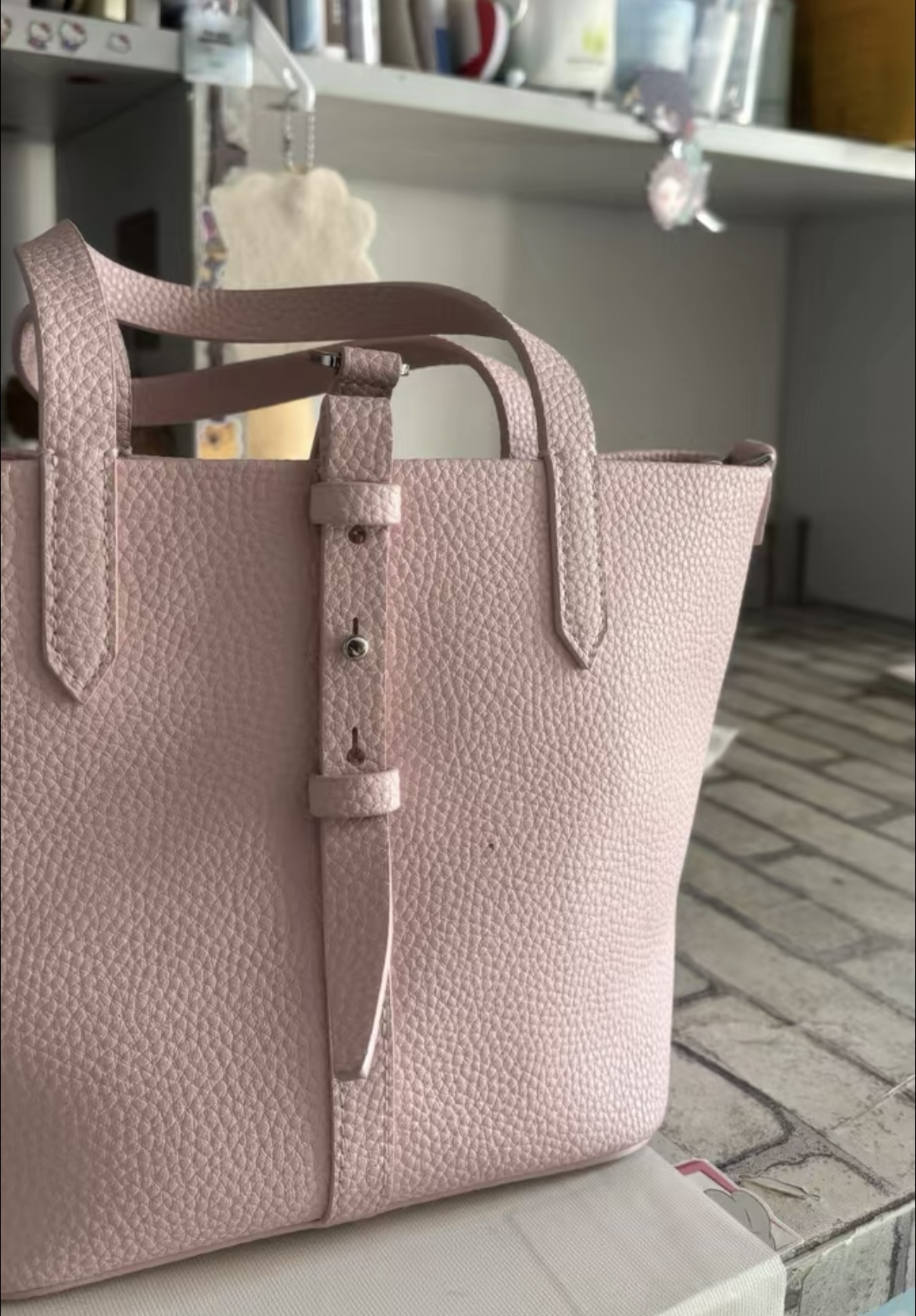 CHARLES&KEITH粉色菜篮子包