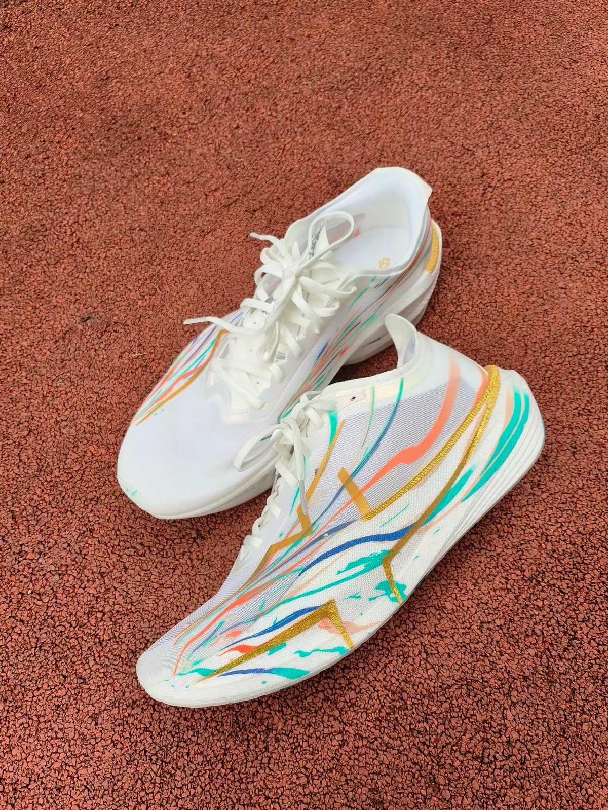 国产竞速神鞋👟特步破茧之刃Pro太顶了