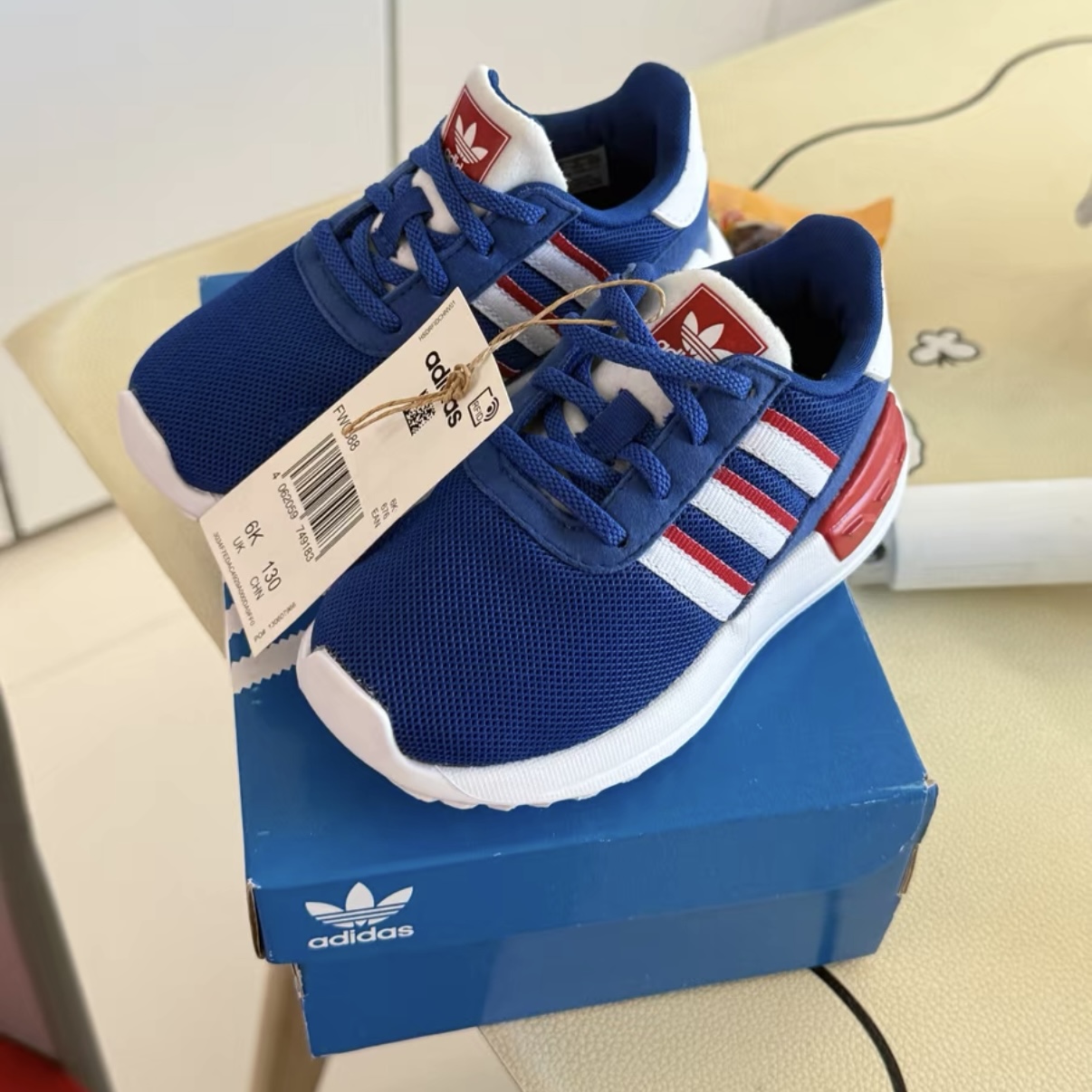Adidas童鞋蓝色运动鞋