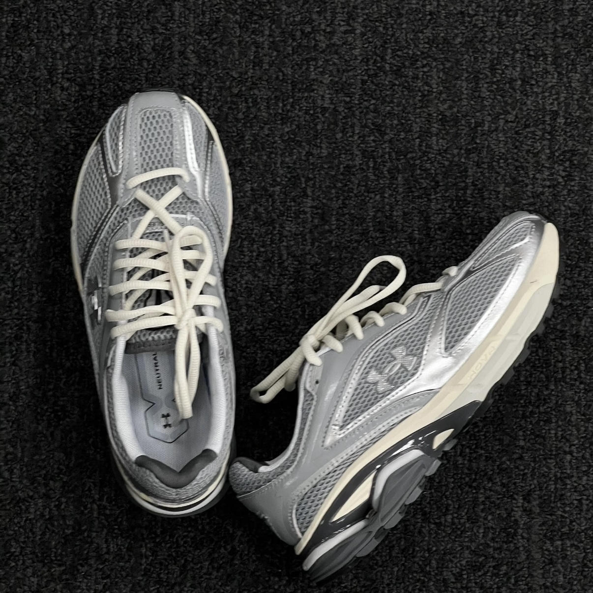 UNDER ARMOUR