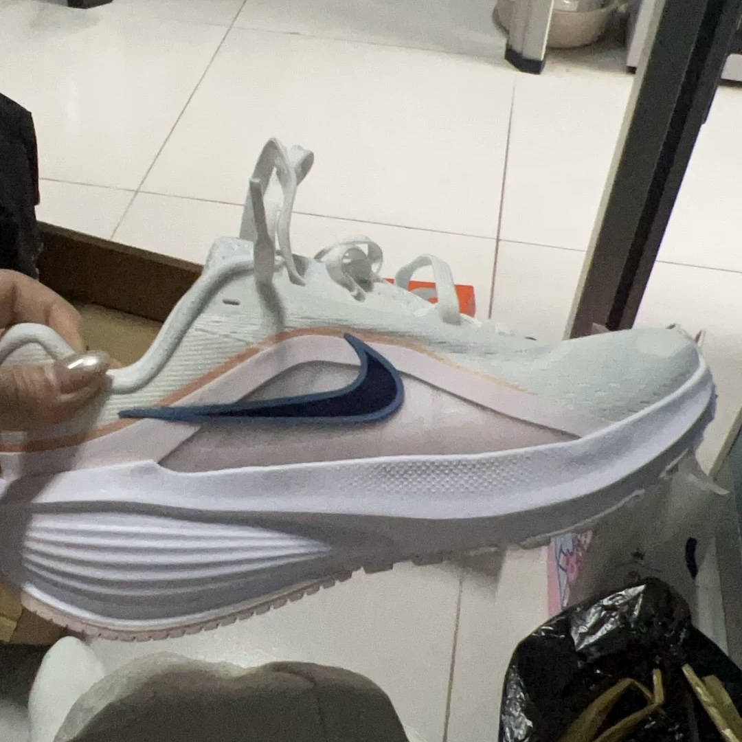 Nike Downshifter 14 女子跑鞋