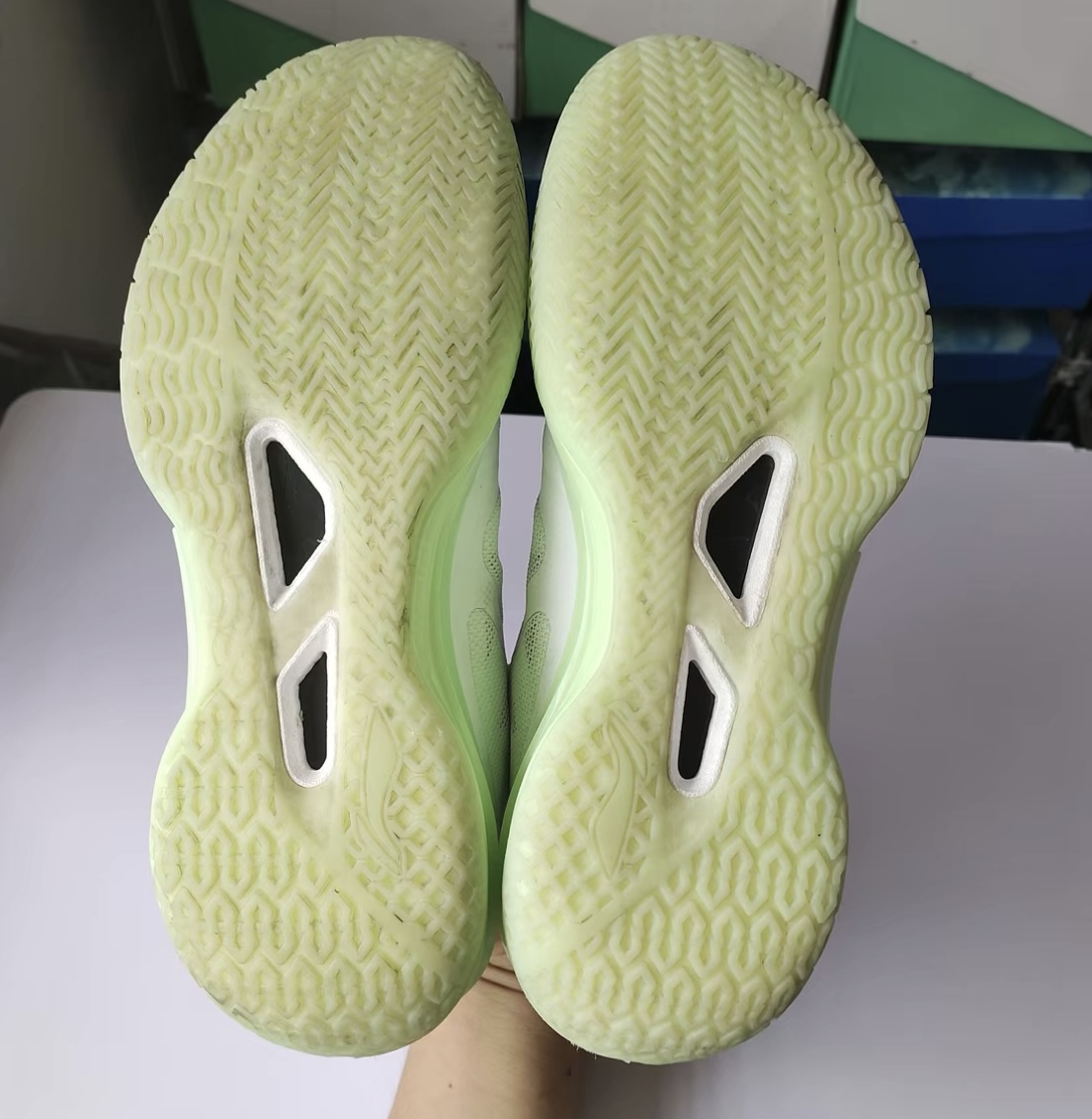 利刃5 V2春意完整开箱｜颜值能打，性能升级